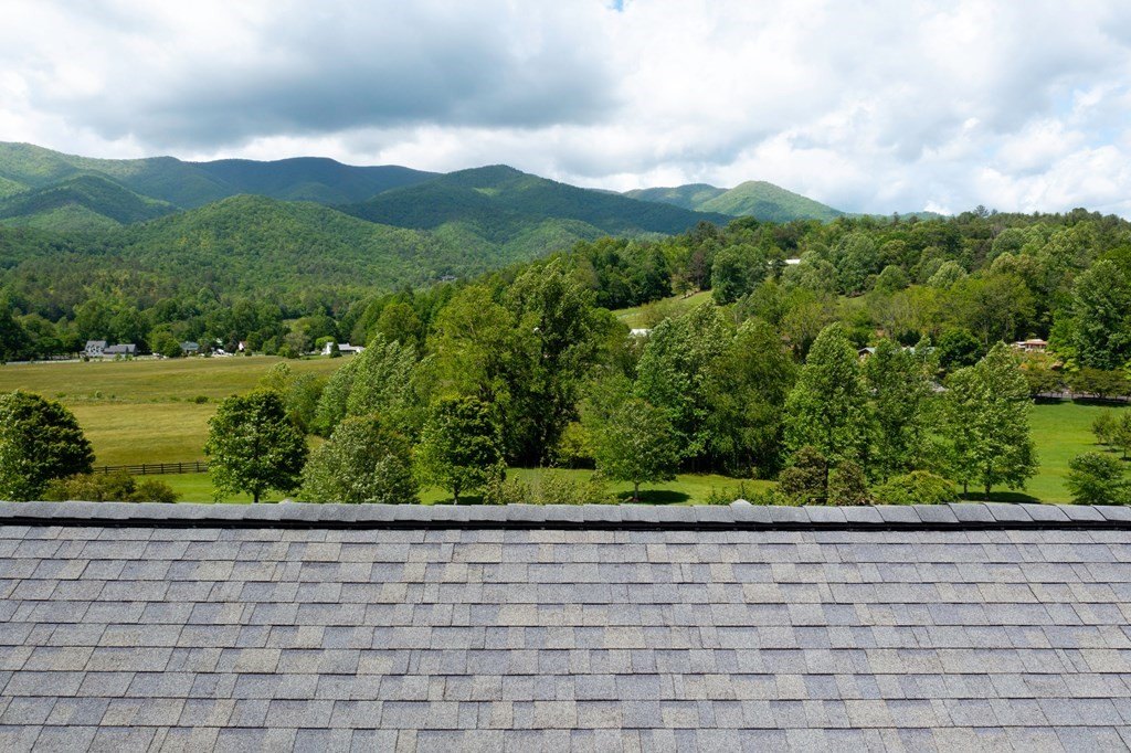 Hayesville, North Carolina, 28904, United States, 4 Bedrooms Bedrooms, ,4 BathroomsBathrooms,Residential,For Sale,1879650