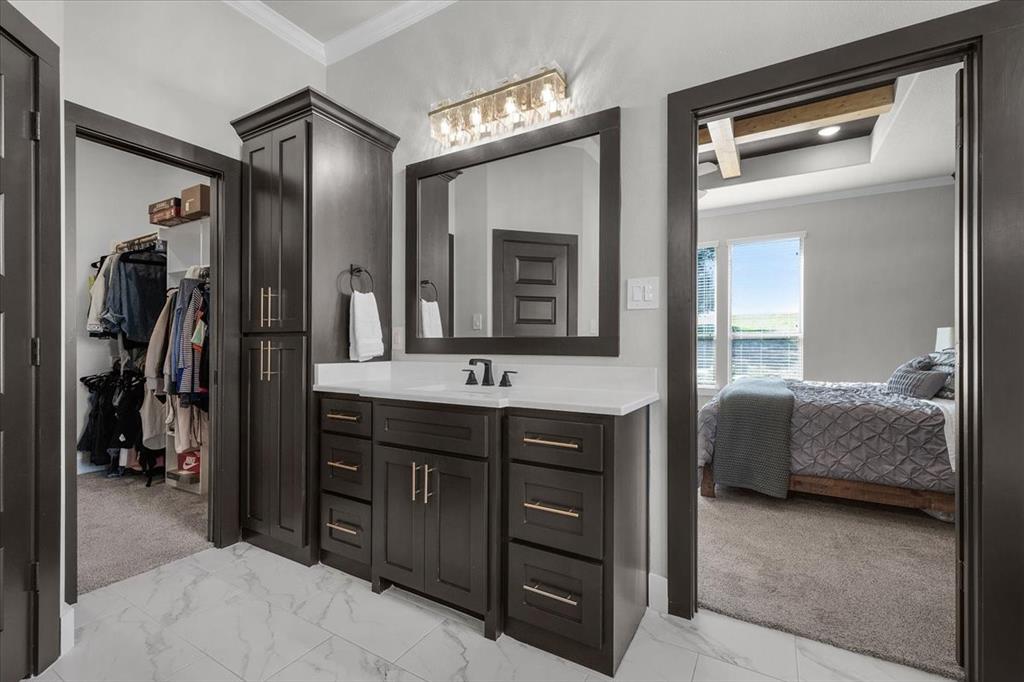 Weatherford, Texas, 76088, United States, 4 Bedrooms Bedrooms, ,4 BathroomsBathrooms,Residential,For Sale,1975341