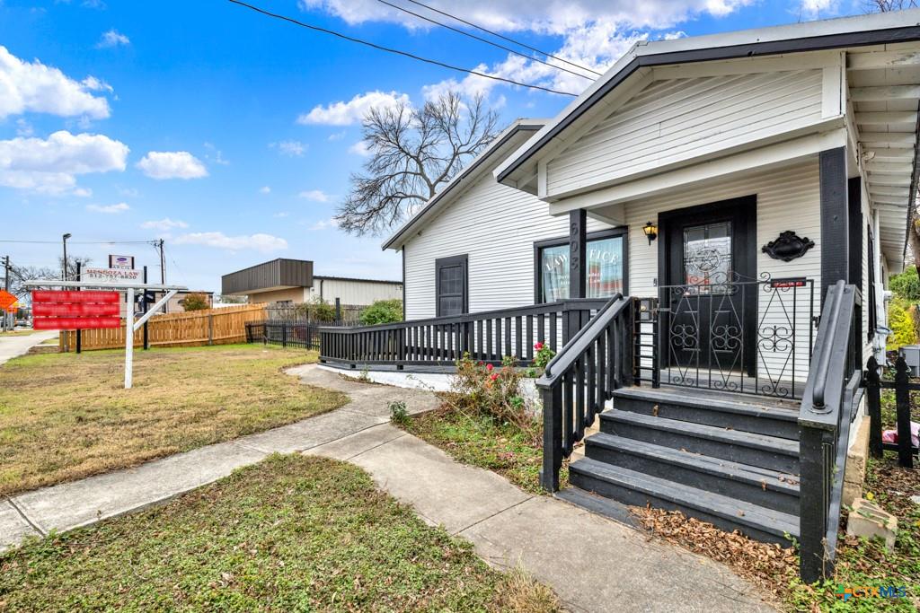 San Marcos, Texas, 78666, United States, 5 Bedrooms Bedrooms, ,1 BathroomBathrooms,Residential,For Sale,1944829