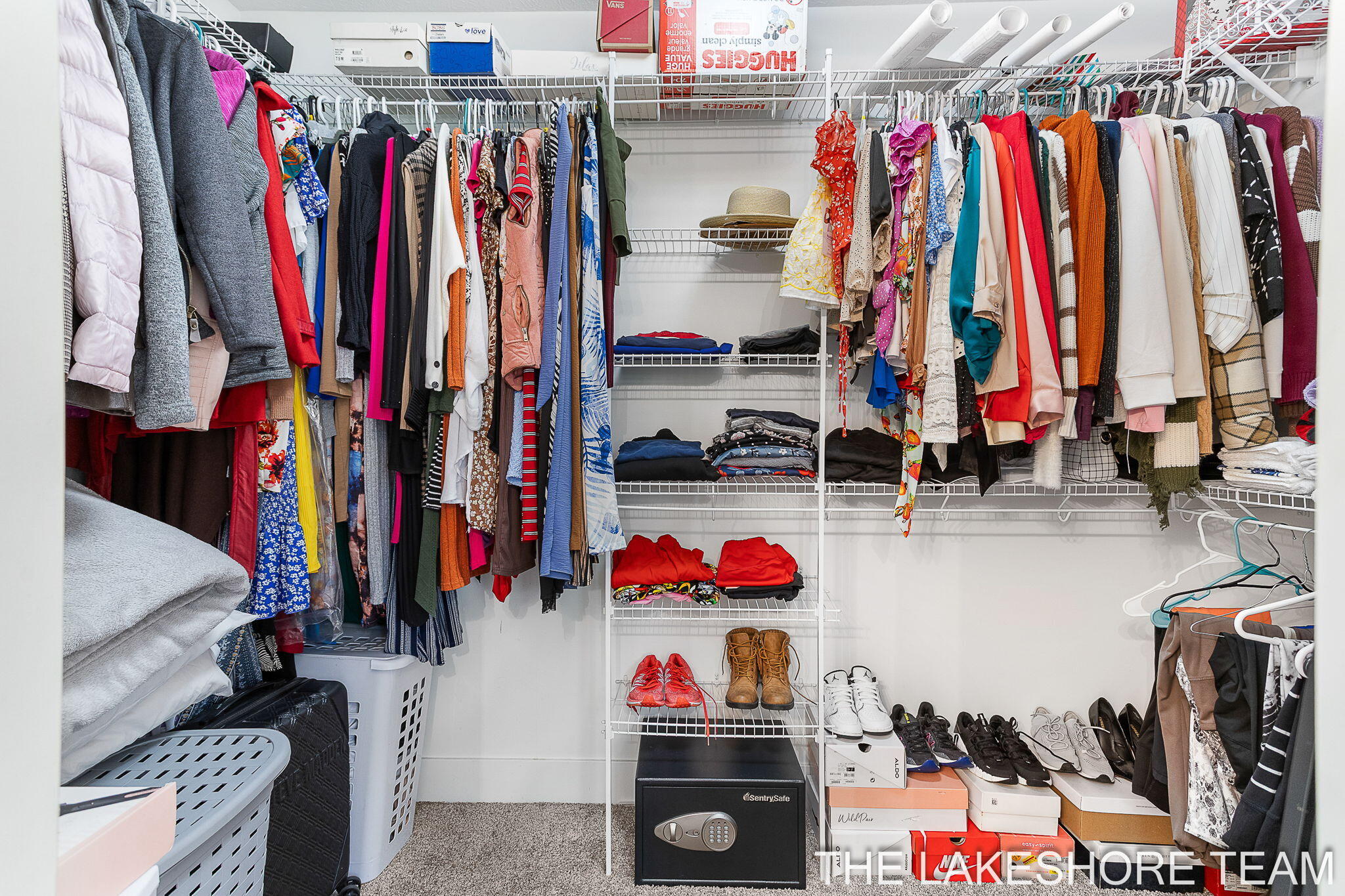 Holland, Michigan, 49424, United States, 5 Bedrooms Bedrooms, ,4 BathroomsBathrooms,Residential,For Sale,1973082