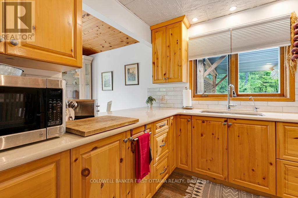 FRONTENAC (FRONTENAC NORTH), Ontario, K0H 2R0, CA, 3 Bedrooms Bedrooms, ,2 BathroomsBathrooms,Residential,For Sale,1866514
