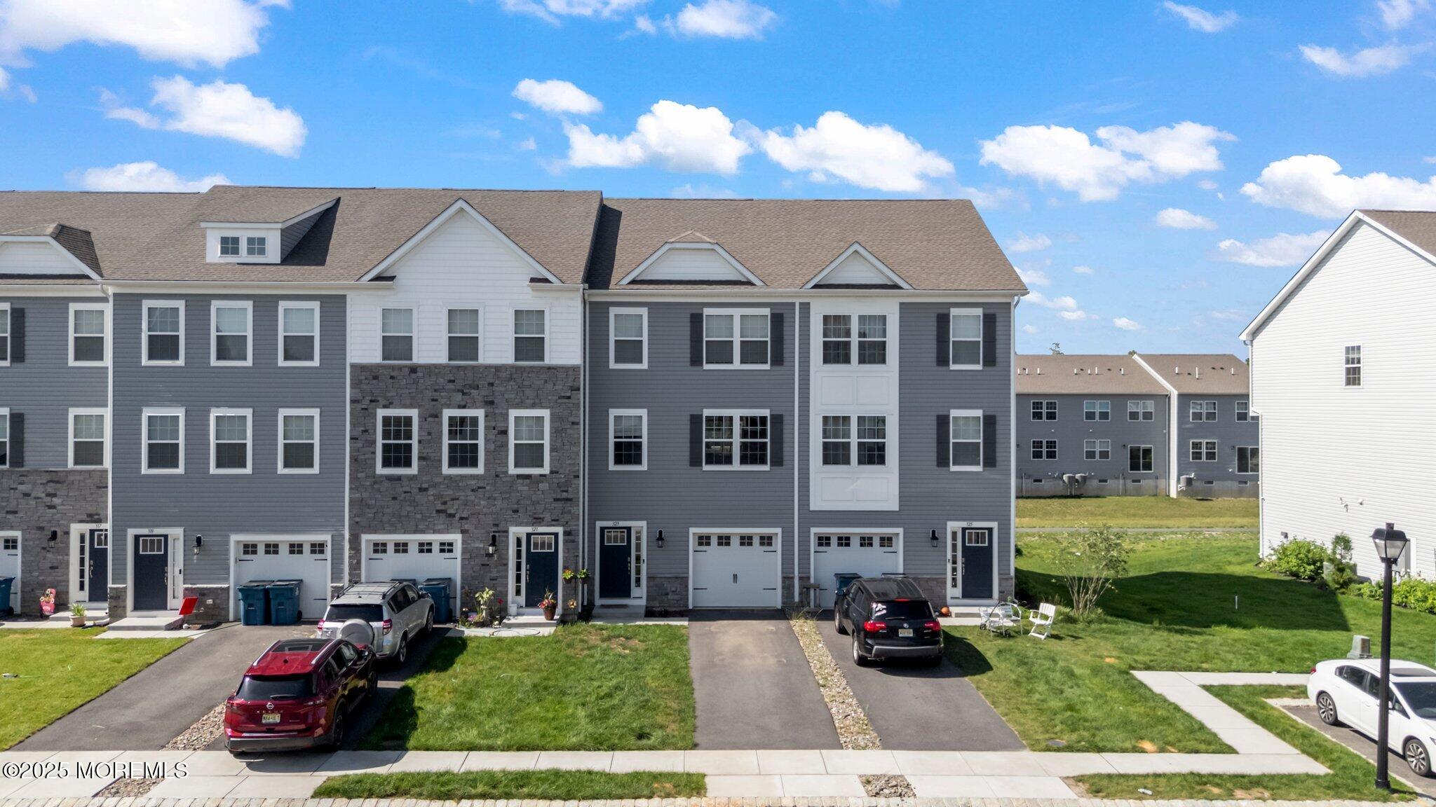 Jackson, New Jersey, 08527, United States, 3 Bedrooms Bedrooms, ,4 BathroomsBathrooms,Residential,For Sale,1979150