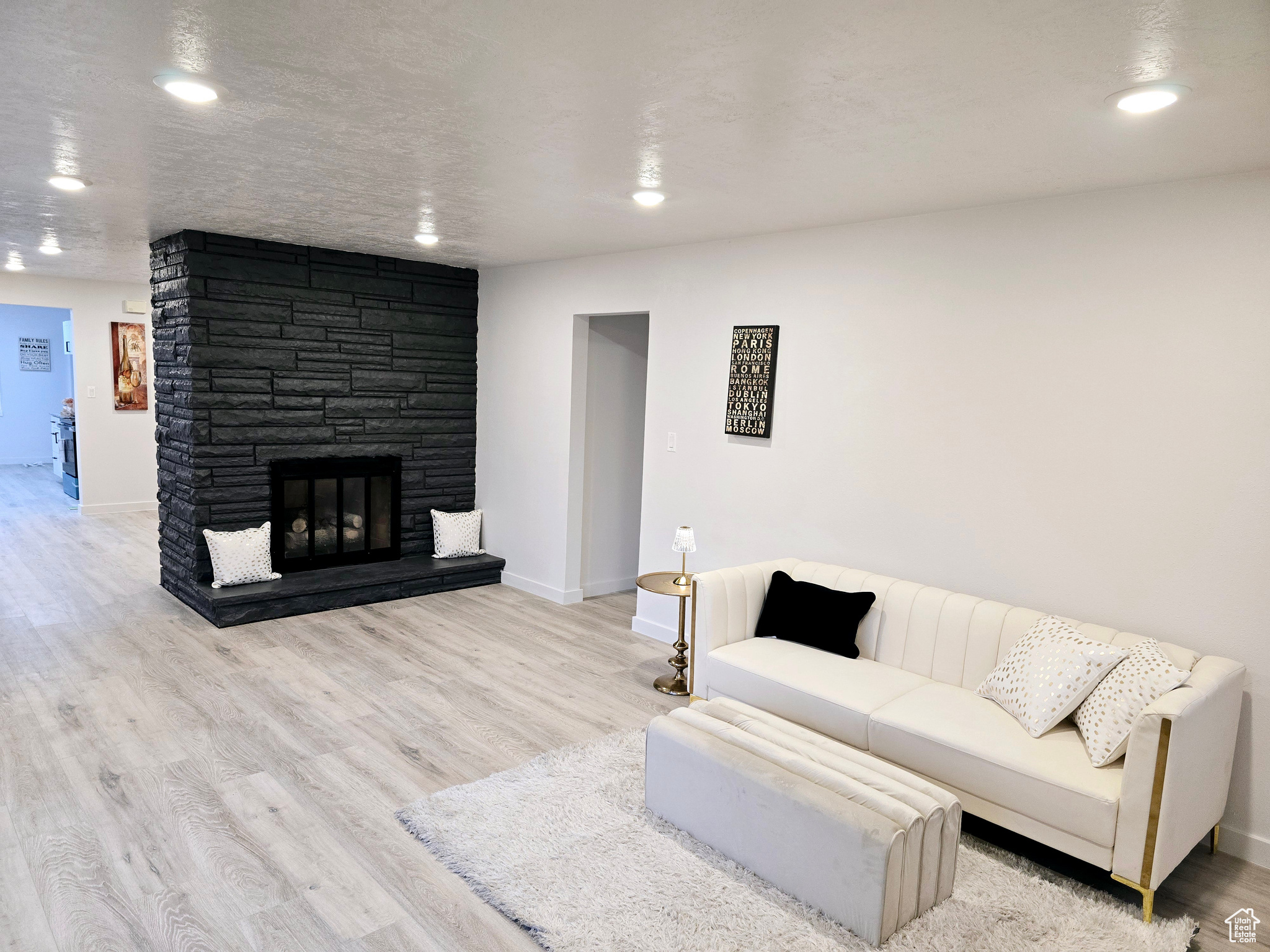Riverton, Utah, 84065, United States, 6 Bedrooms Bedrooms, ,1 BathroomBathrooms,Residential,For Sale,1709565