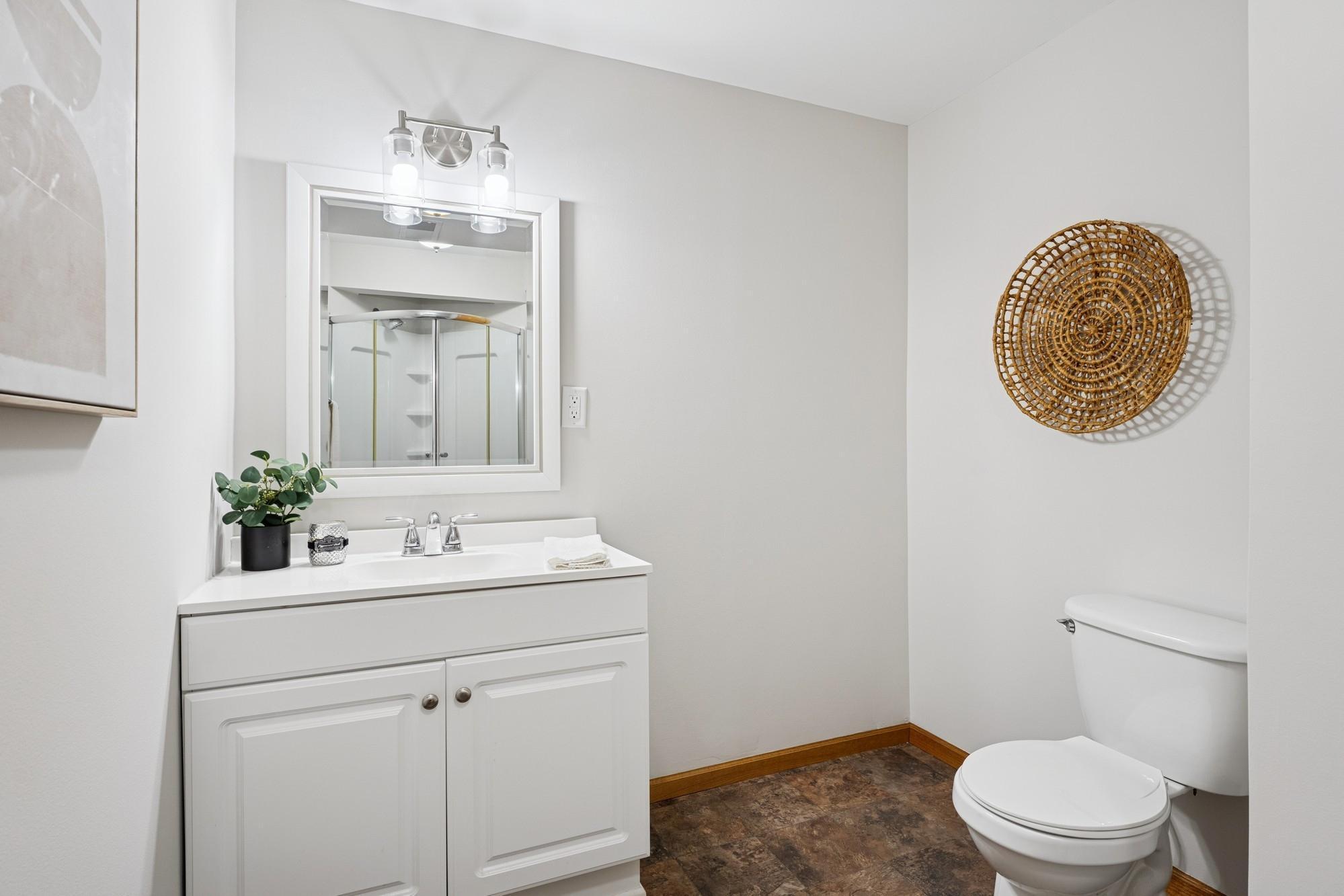 Woodbury, Minnesota, 55129, United States, 5 Bedrooms Bedrooms, ,3 BathroomsBathrooms,Residential,For Sale,1917665