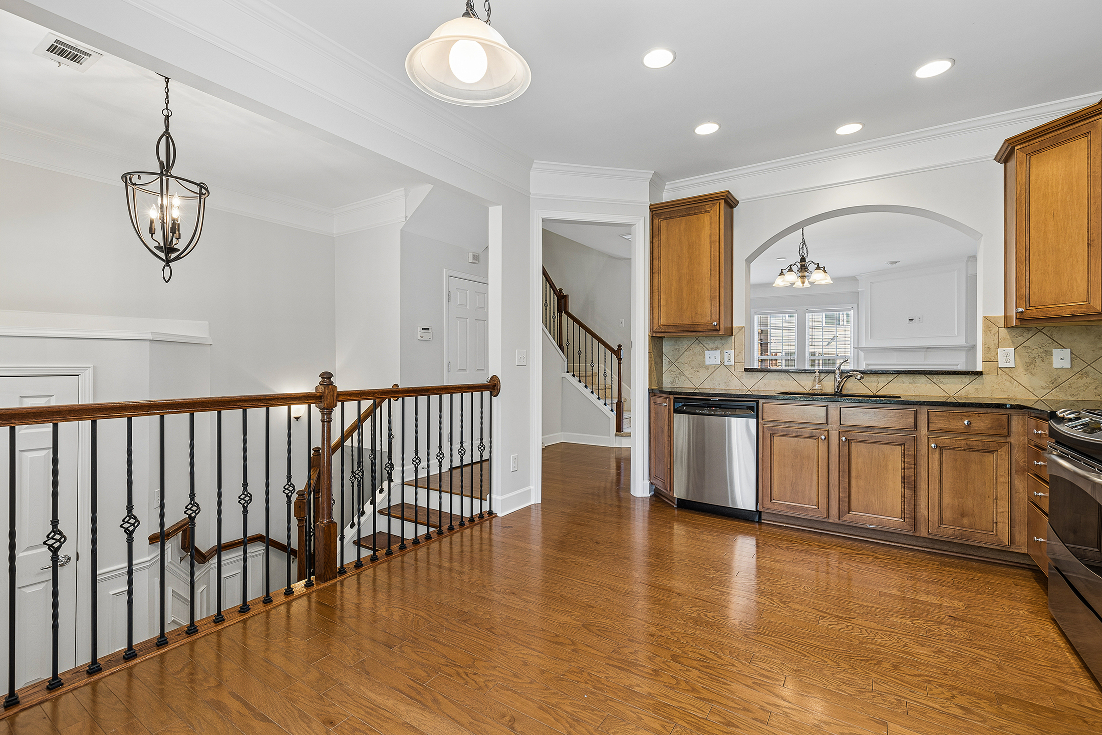  Impeccably Maintained End Unit Townhome in an Exceptional Smyrna Location - 物件實景