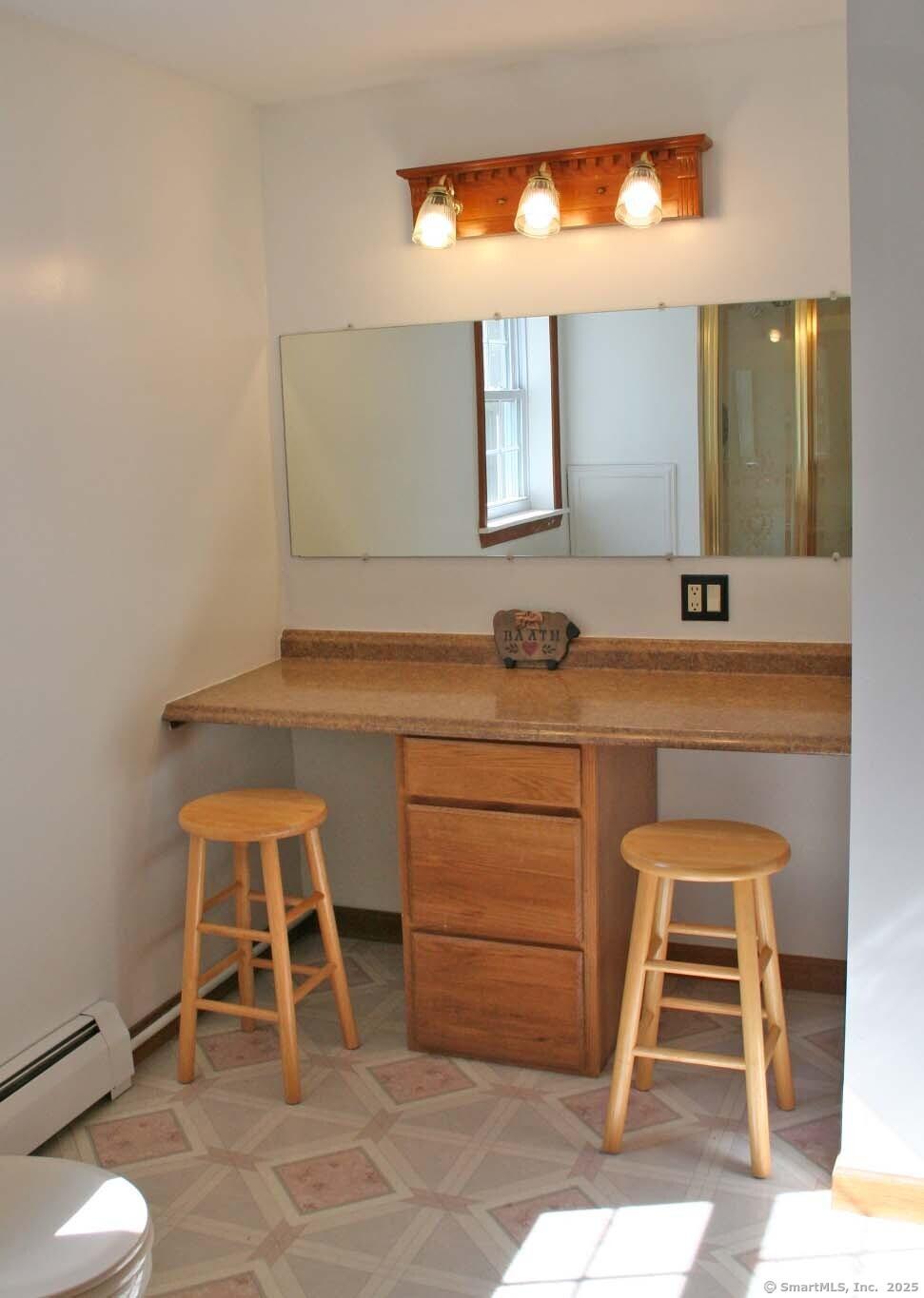 East Hampton, Connecticut, 06424, United States, 3 Bedrooms Bedrooms, ,2 BathroomsBathrooms,Residential,For Sale,1979494