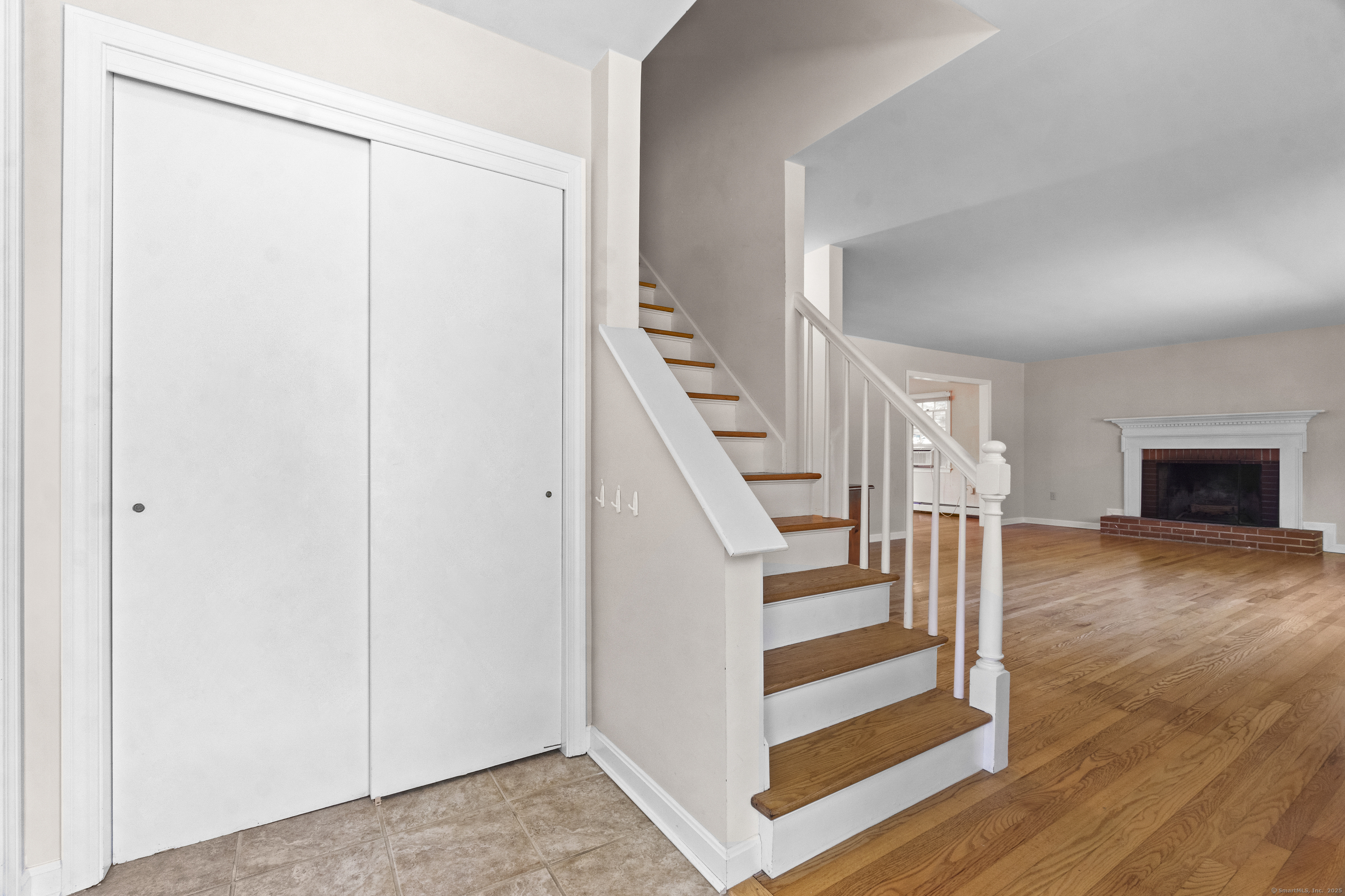 Old Lyme, Connecticut, 06371, United States, 4 Bedrooms Bedrooms, ,2 BathroomsBathrooms,Residential,For Sale,1901139