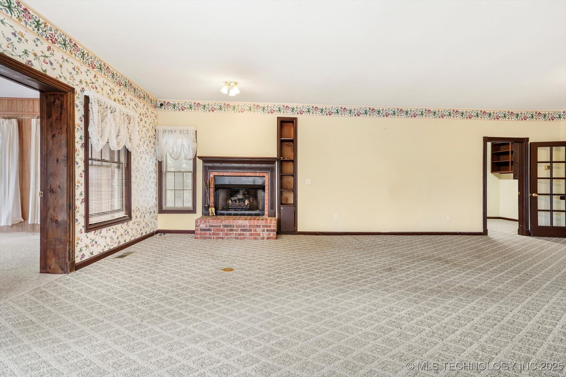 Jenks, Oklahoma, 74037, United States, 4 Bedrooms Bedrooms, ,5 BathroomsBathrooms,Residential,For Sale,1840123