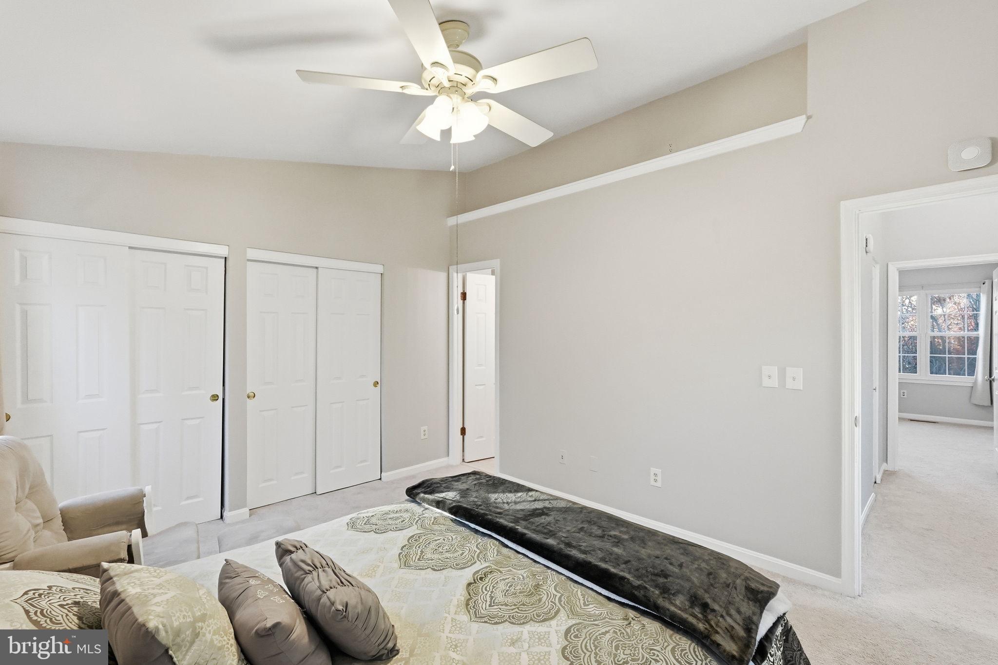 Fairfax, Virginia, 22033, United States, 2 Bedrooms Bedrooms, ,4 BathroomsBathrooms,Residential,For Sale,2001476