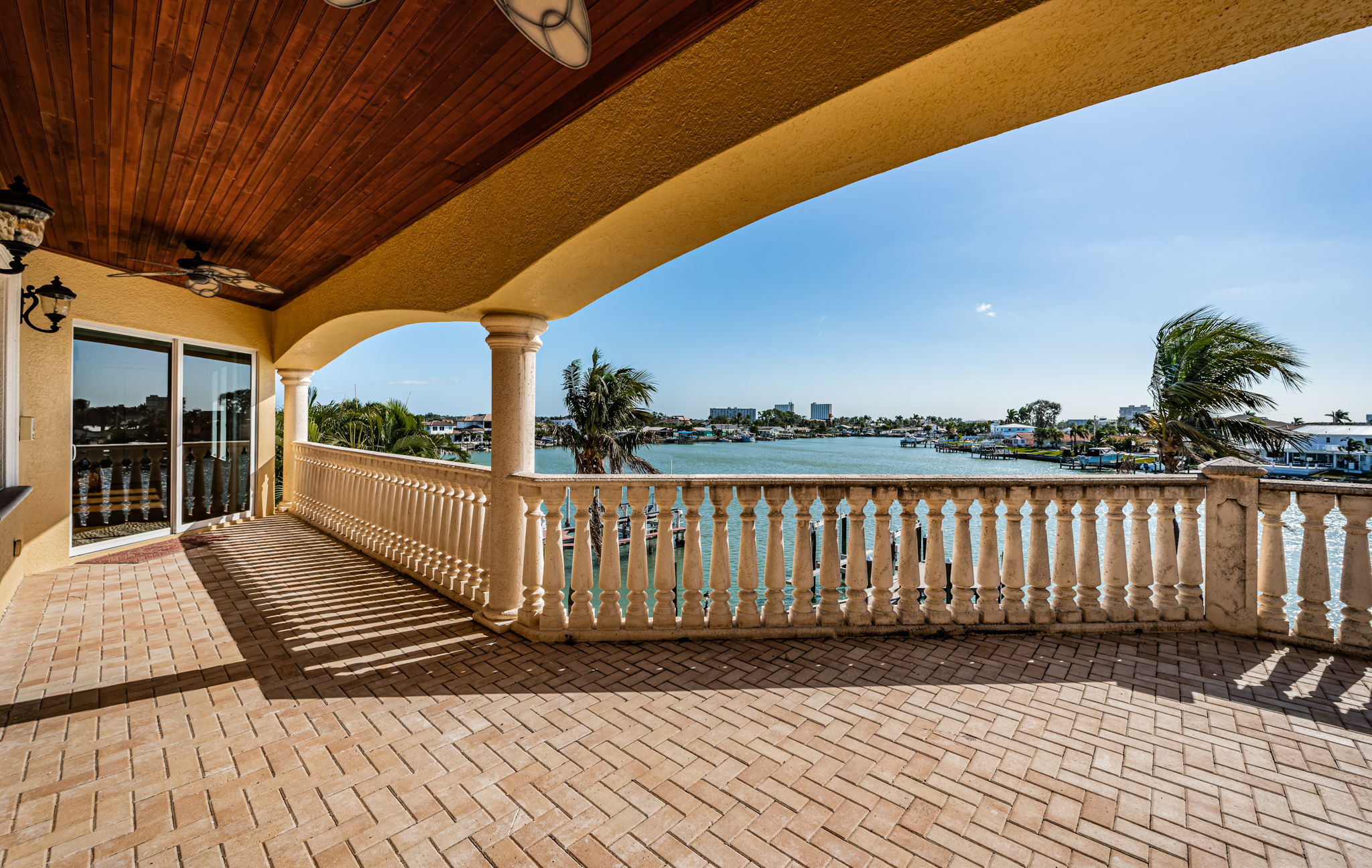 St Petersburg, Florida, 33707, United States, 5 Bedrooms Bedrooms, ,5 BathroomsBathrooms,Residential,For Sale,2006025