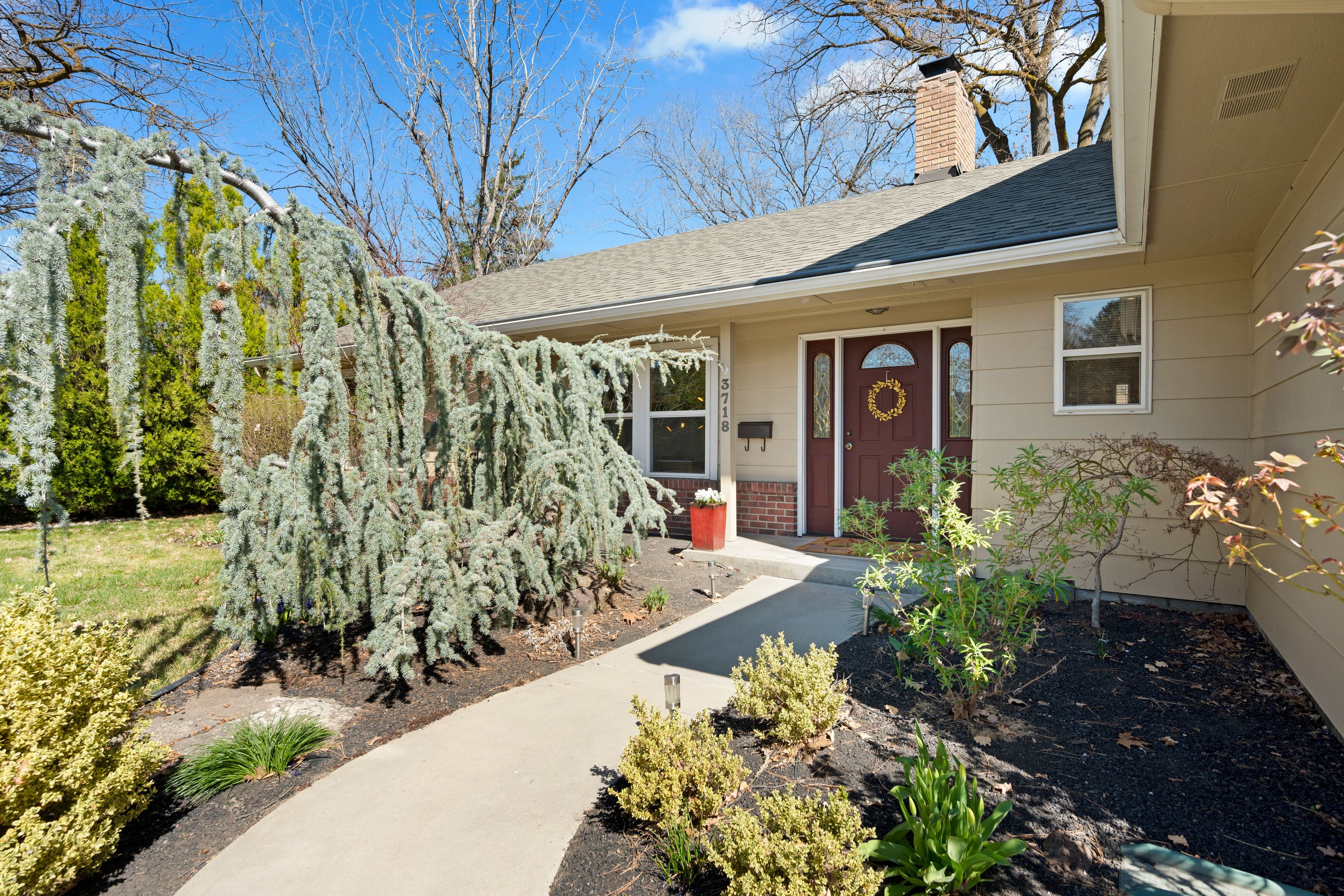  Timeless Mid-Century Design with Sunroom Living and Garden Oasis - 物件實景