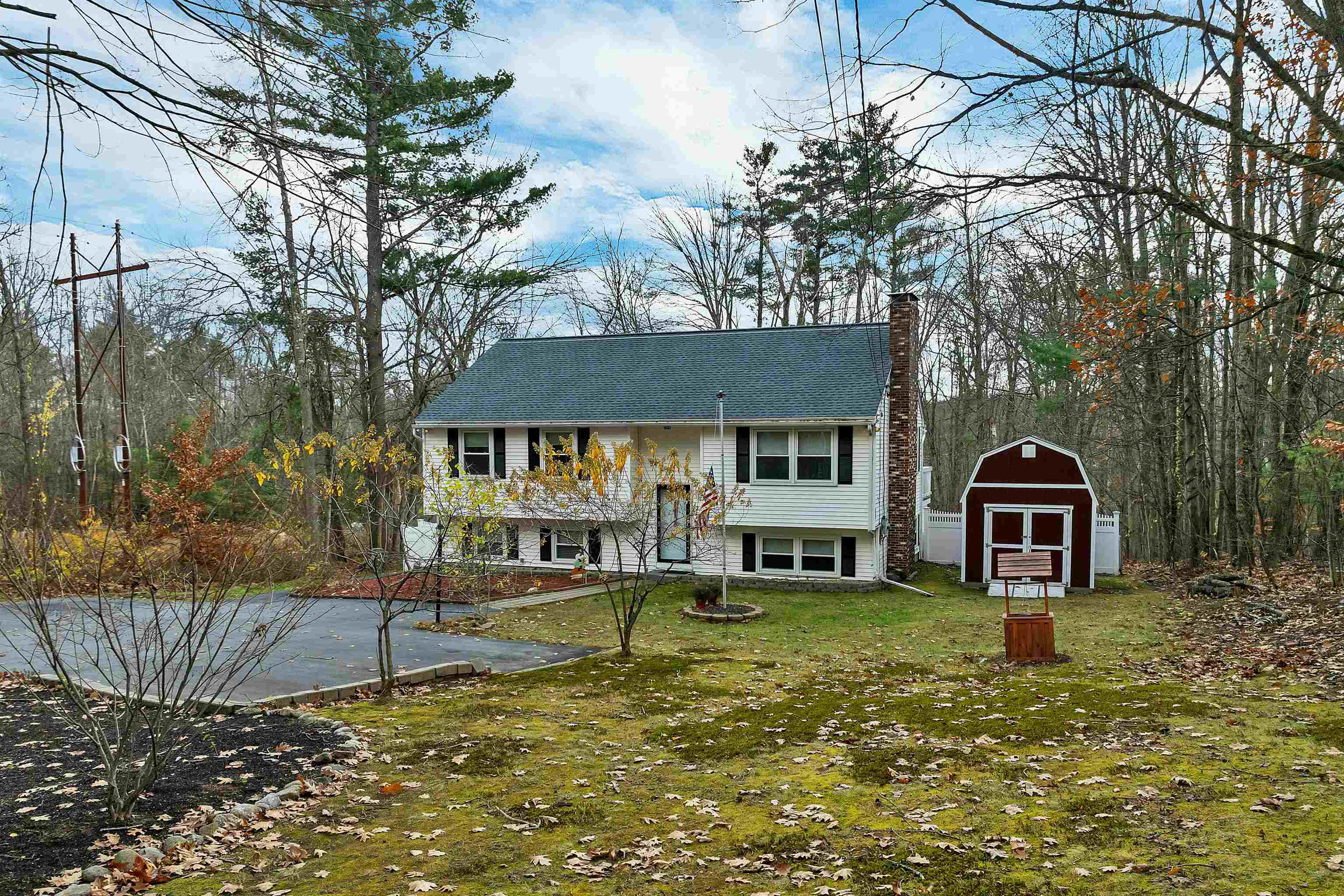 Hooksett, New Hampshire, 03106, United States, 3 Bedrooms Bedrooms, ,2 BathroomsBathrooms,Residential,For Sale,1992104