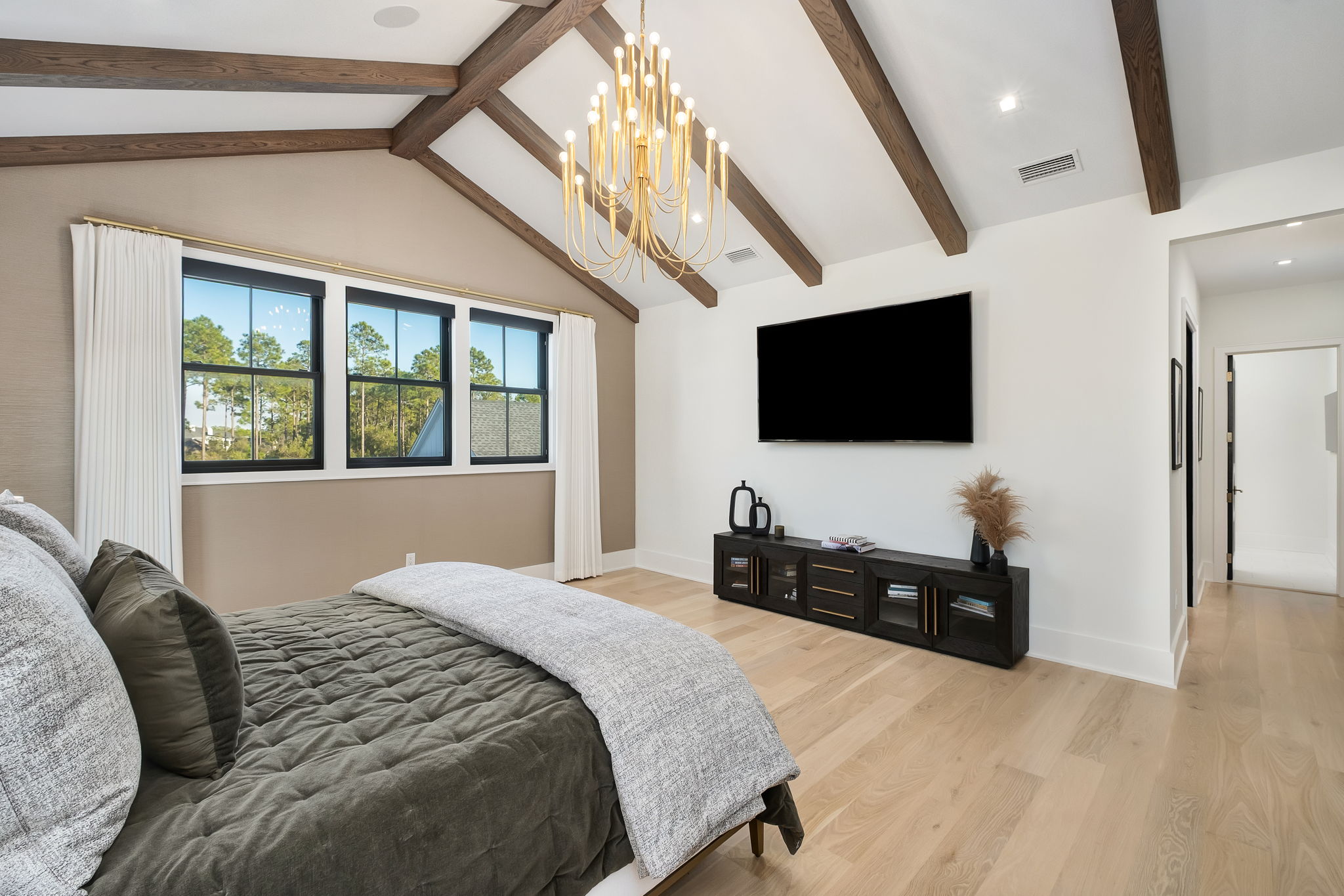  Private Composed Estate With Pond Views, Carriage House And Outdoor Oasis - 物件實景