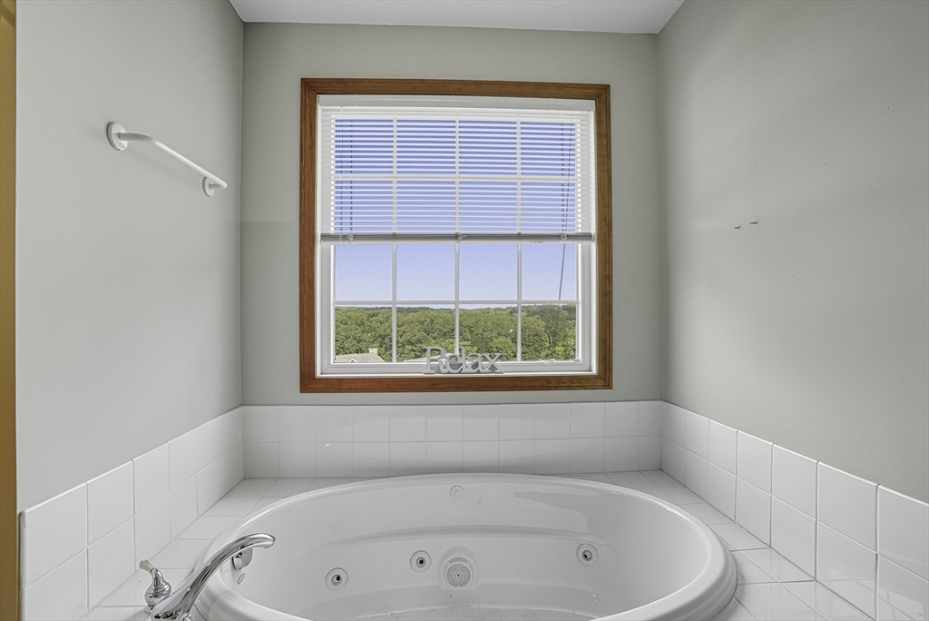 Worcester, Massachusetts, 01606, United States, 4 Bedrooms Bedrooms, ,3 BathroomsBathrooms,Residential,For Sale,2012062