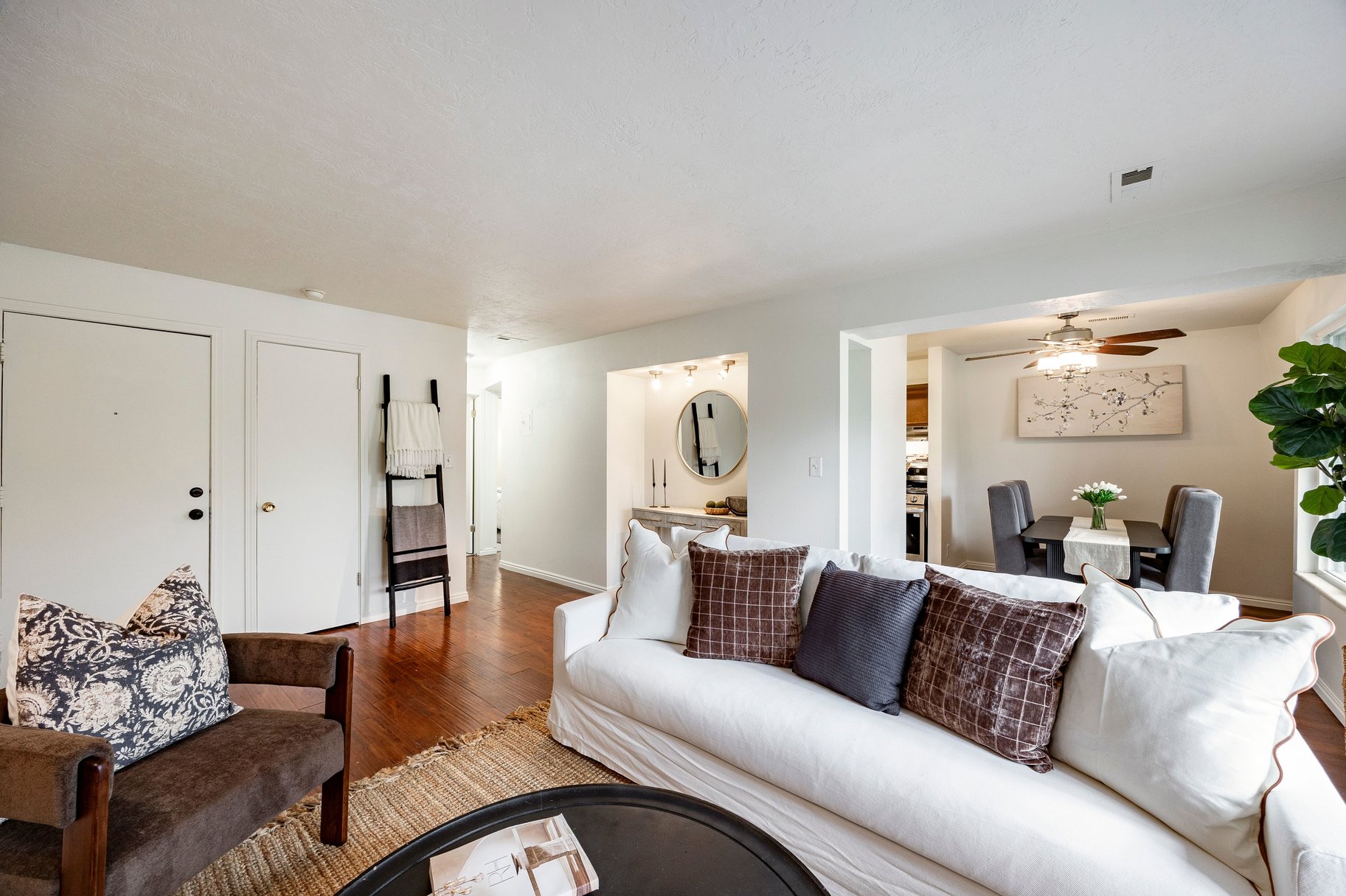  Quiet Sanctuary Community Top Floor Condo at The Willows in Murray - 物件實景