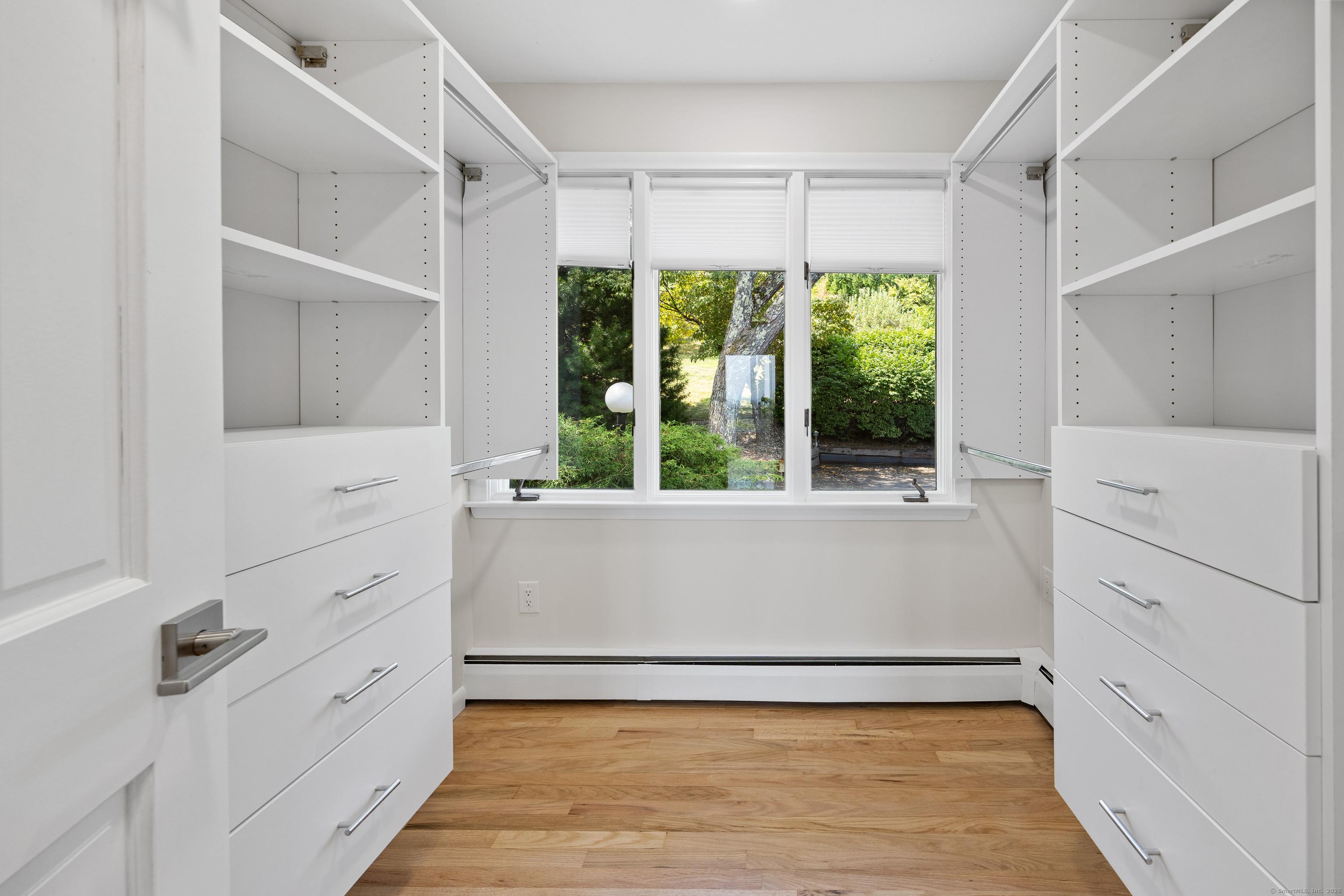 West Hartford, Connecticut, 06117, United States, 4 Bedrooms Bedrooms, ,3 BathroomsBathrooms,Residential,For Sale,1914164