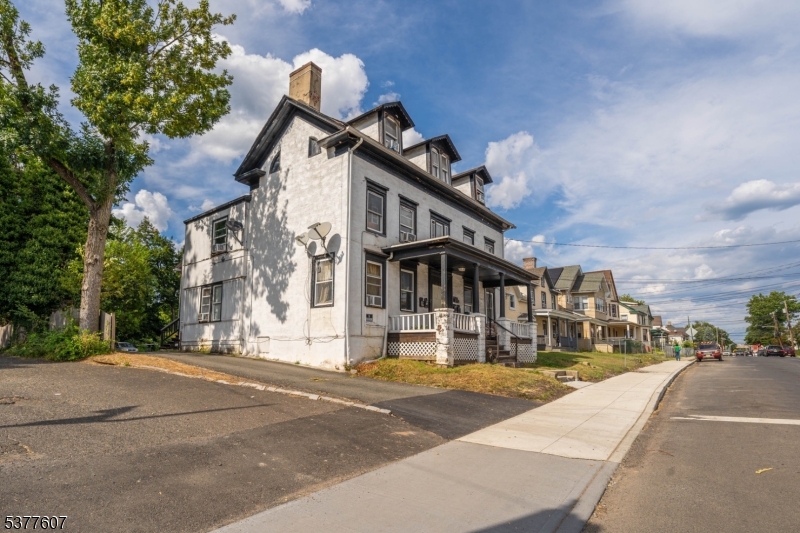 Plainfield City, New Jersey, 07060, United States, 8 Bedrooms Bedrooms, ,5 BathroomsBathrooms,Residential,For Sale,1933481