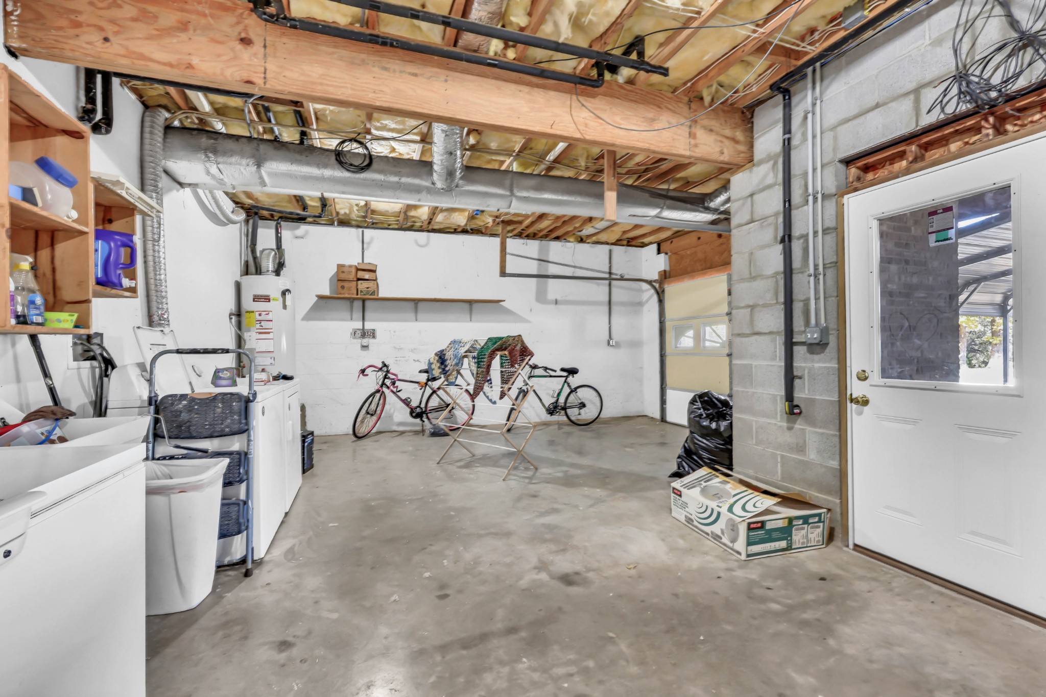 Clarksville, Tennessee, 37043, United States, 4 Bedrooms Bedrooms, ,4 BathroomsBathrooms,Residential,For Sale,1989948