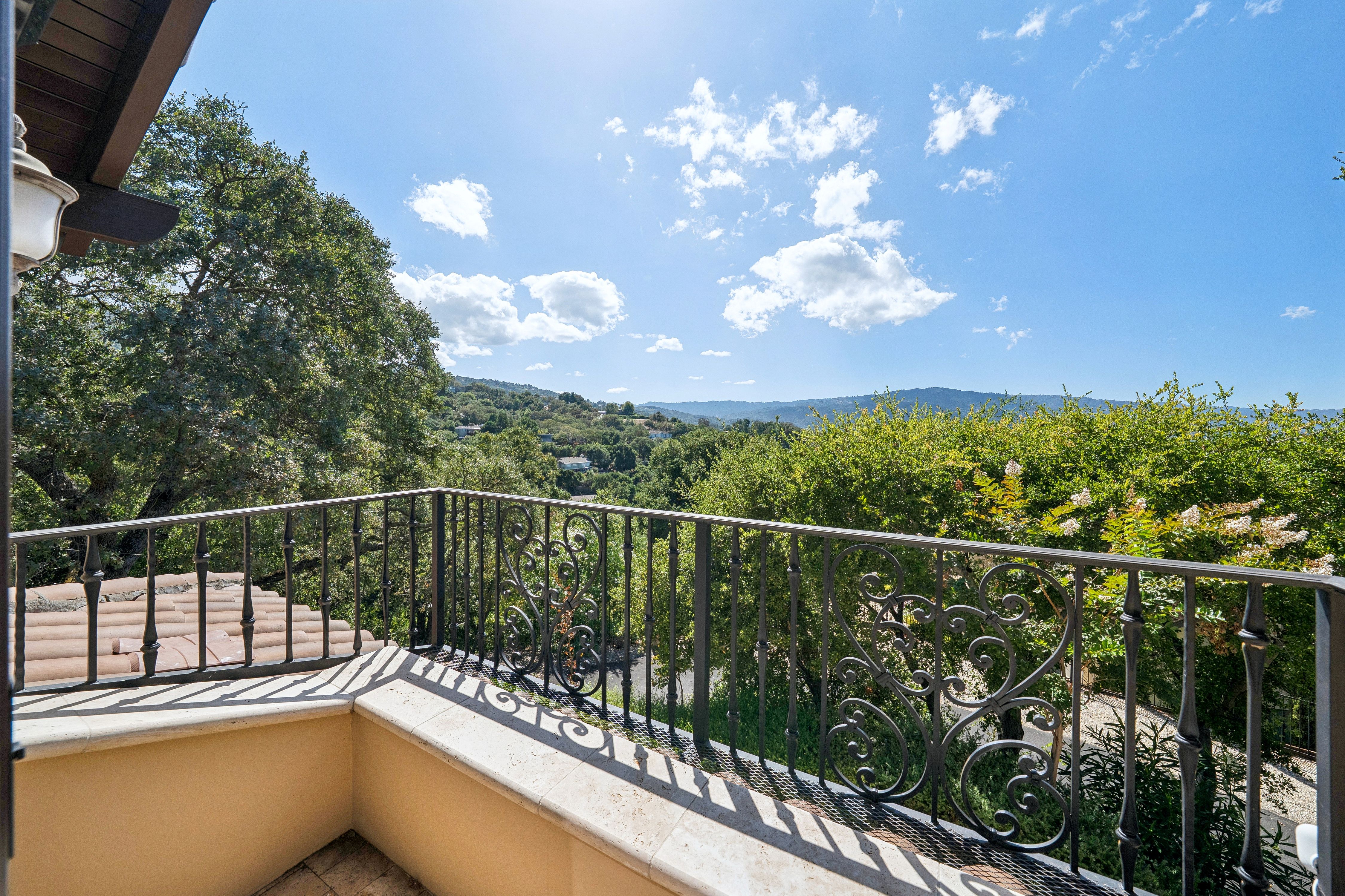  Private Mediterranean Estate with Breathtaking Views - 物件實景