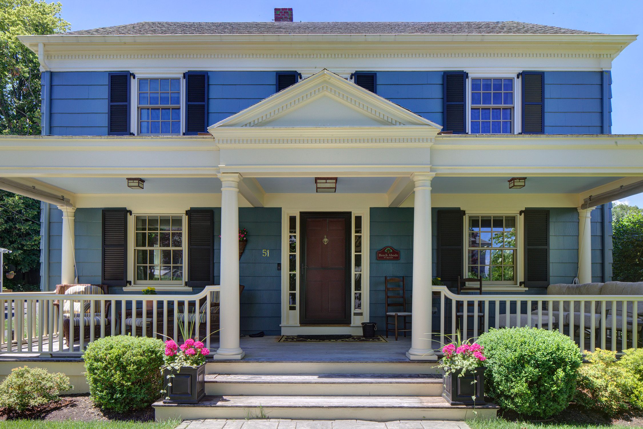  Classic Newport Colonial - 物件實景