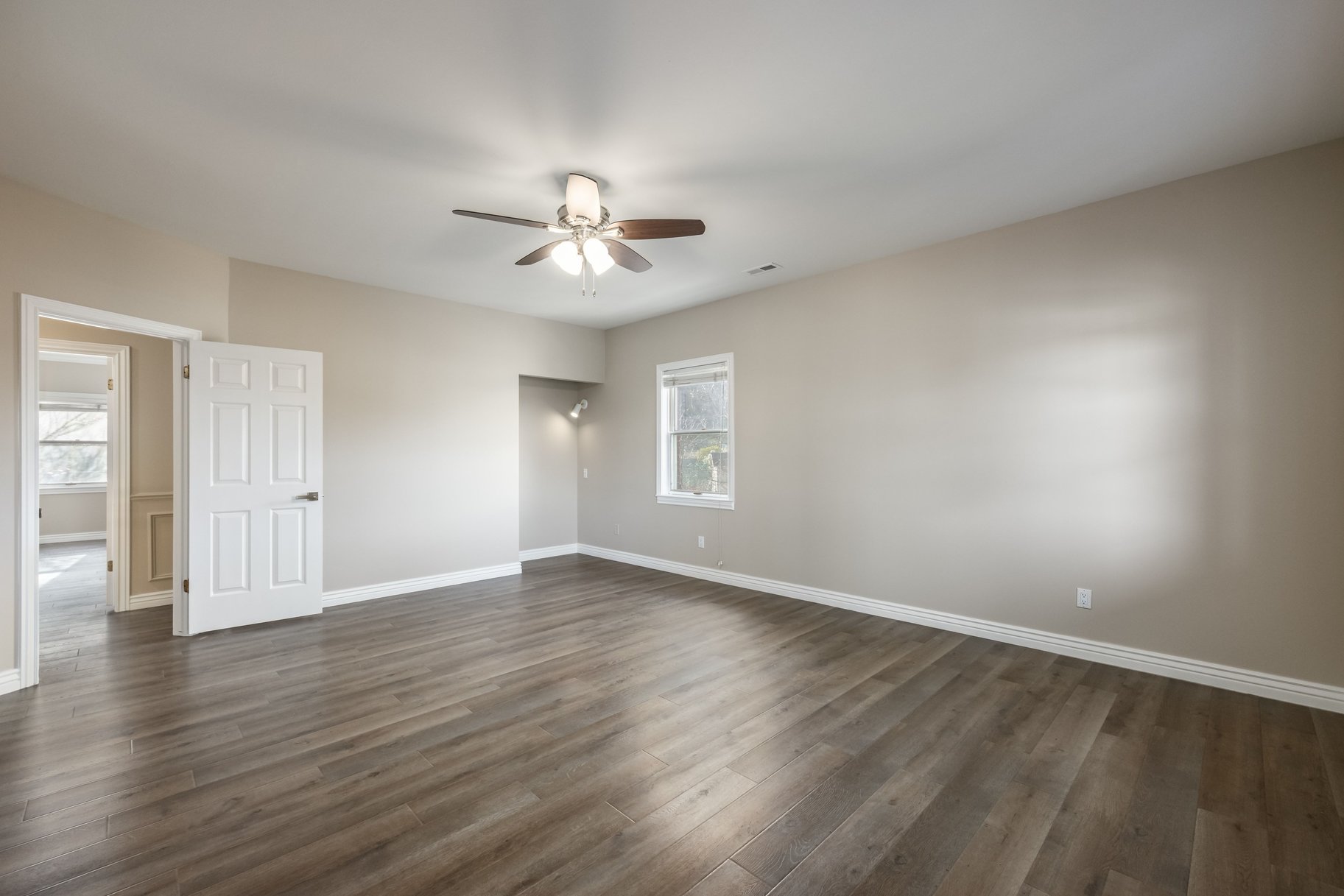  Updated Sandy Home With One of a Kind Location With Unobstructed Mountain Views - 物件實景