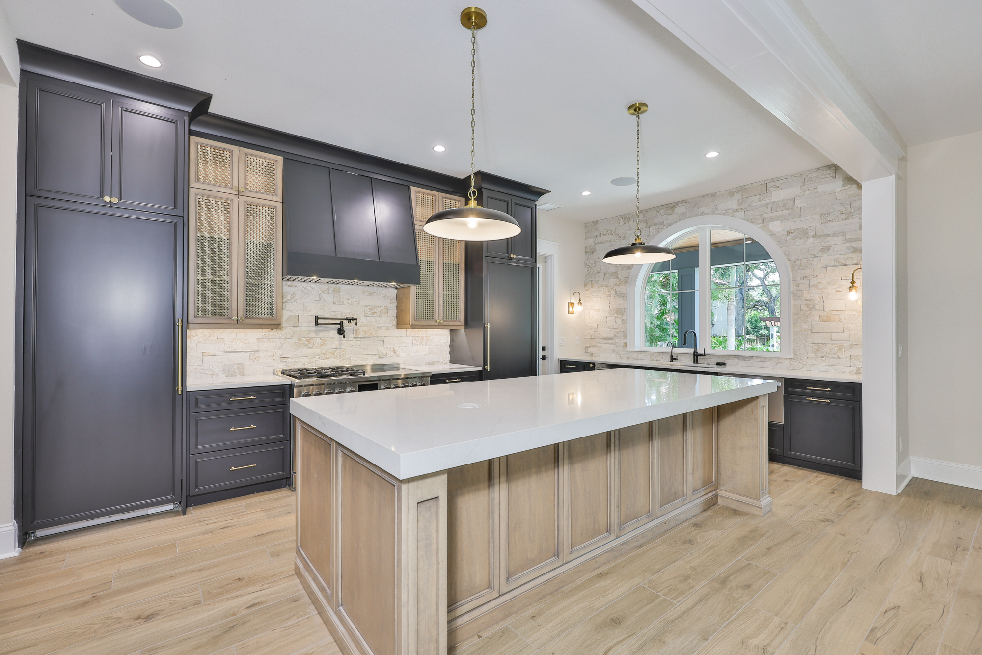 Tampa, Florida, 33629, United States, 5 Bedrooms Bedrooms, ,6 BathroomsBathrooms,Residential,For Sale,1974483