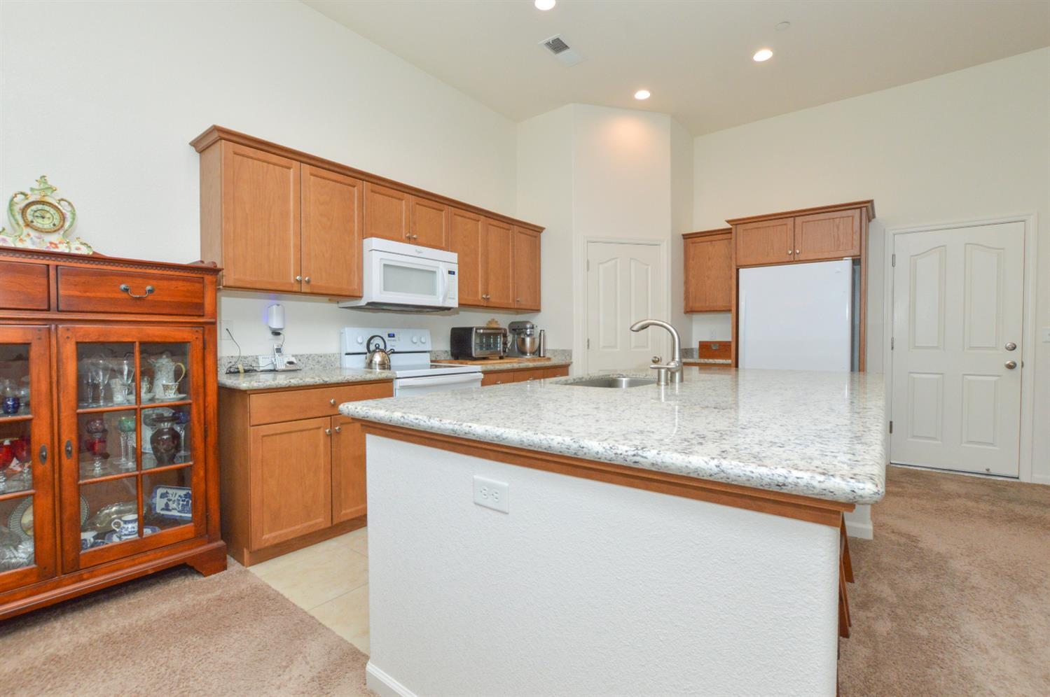 Clovis, California, 93619, United States, 4 Bedrooms Bedrooms, ,2 BathroomsBathrooms,Residential,For Sale,1873702