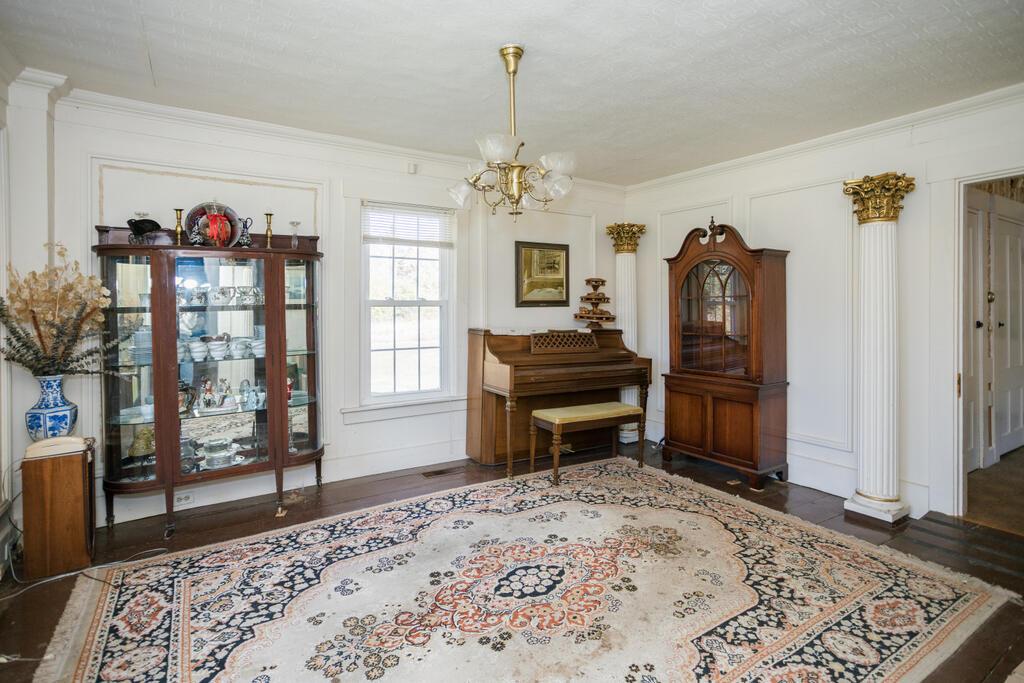 Farmington, Maine, 04938, United States, 5 Bedrooms Bedrooms, ,3 BathroomsBathrooms,Residential,For Sale,1960728