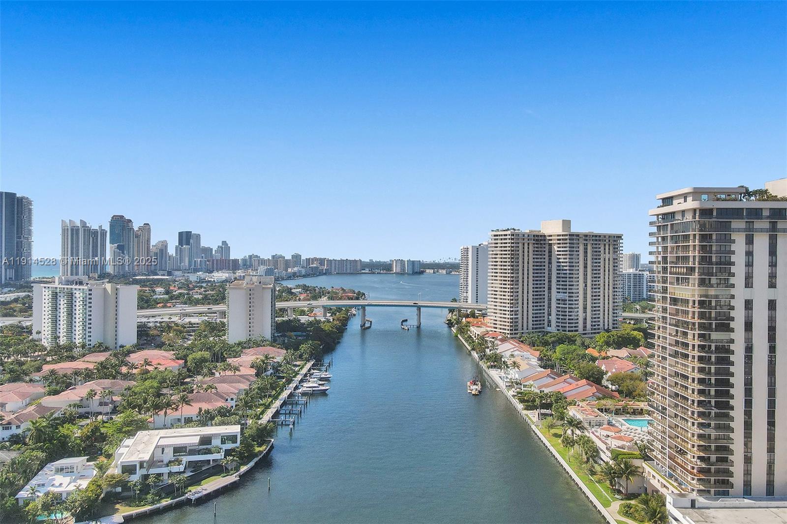 Aventura, Florida, 33180, United States, 2 Bedrooms Bedrooms, ,2 BathroomsBathrooms,Residential,For Sale,1994383