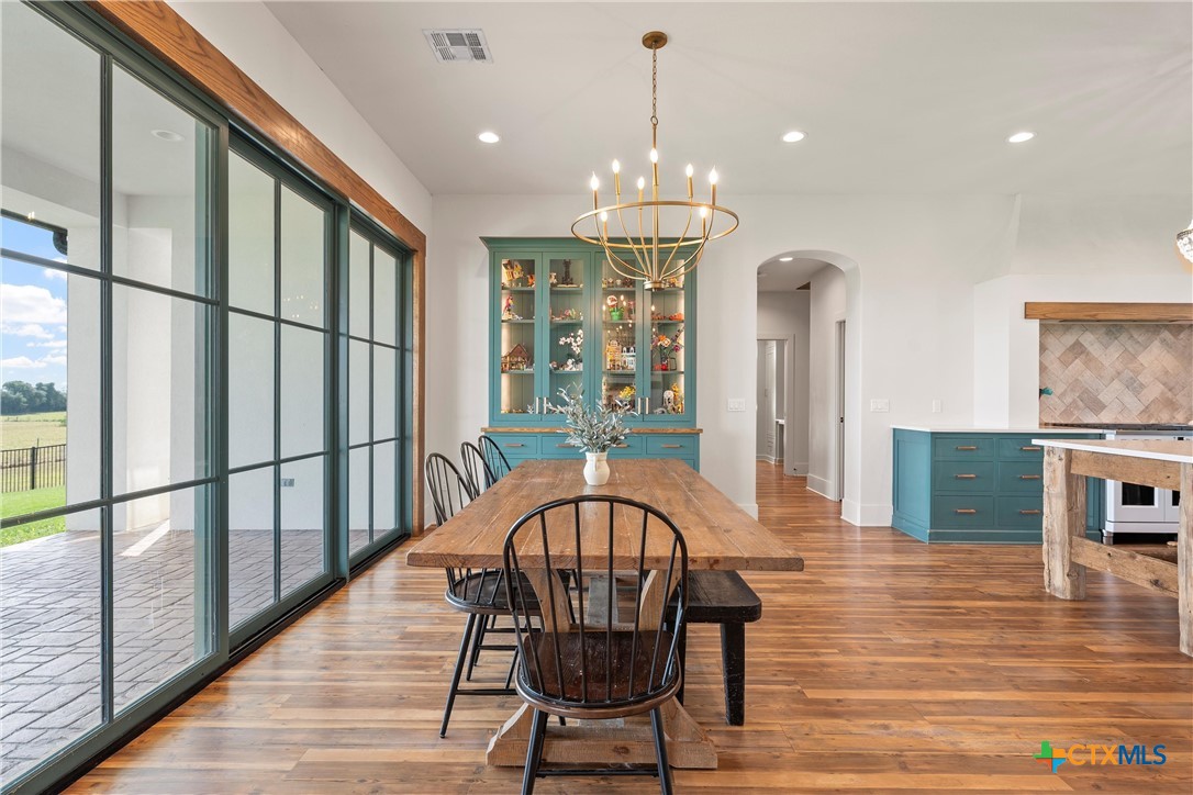 Woodway, Texas, 76712, United States, 4 Bedrooms Bedrooms, ,3 BathroomsBathrooms,Residential,For Sale,1940454