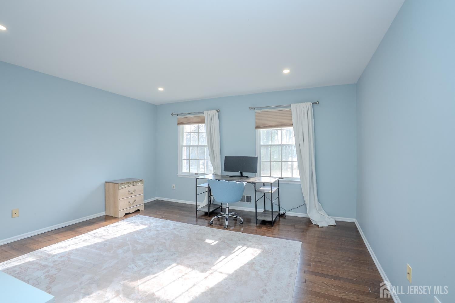 North Brunswick, New Jersey, 08902, United States, 5 Bedrooms Bedrooms, ,3 BathroomsBathrooms,Residential,For Sale,2002843