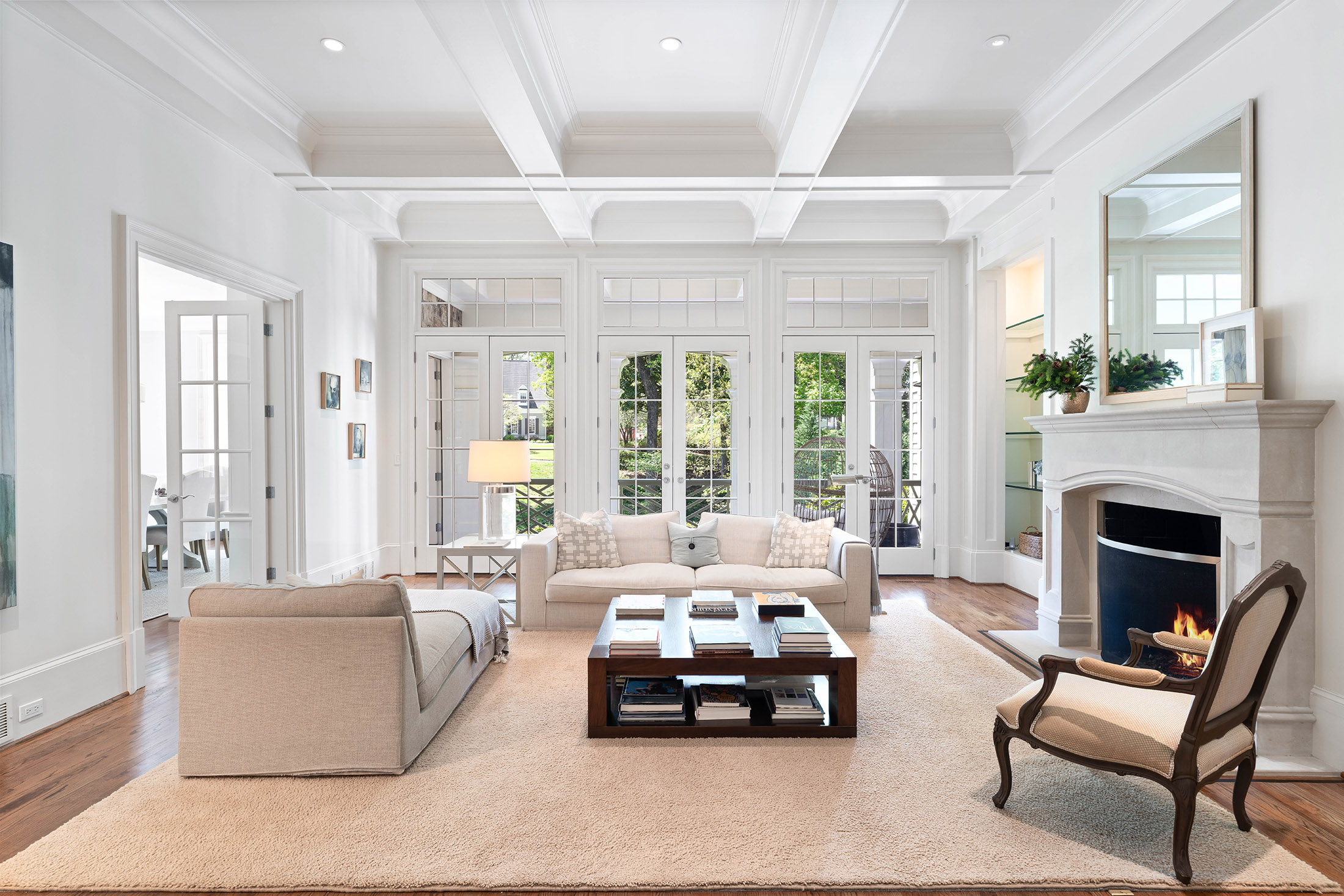  Stunning Estate with Pool Set on 1.3+/- Private Acres - 物件實景