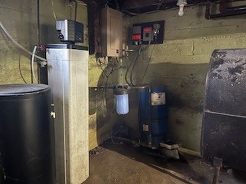 Portsmouth, New Hampshire, 03901, United States, 3 Bedrooms Bedrooms, ,1 BathroomBathrooms,Residential,For Sale,2005632