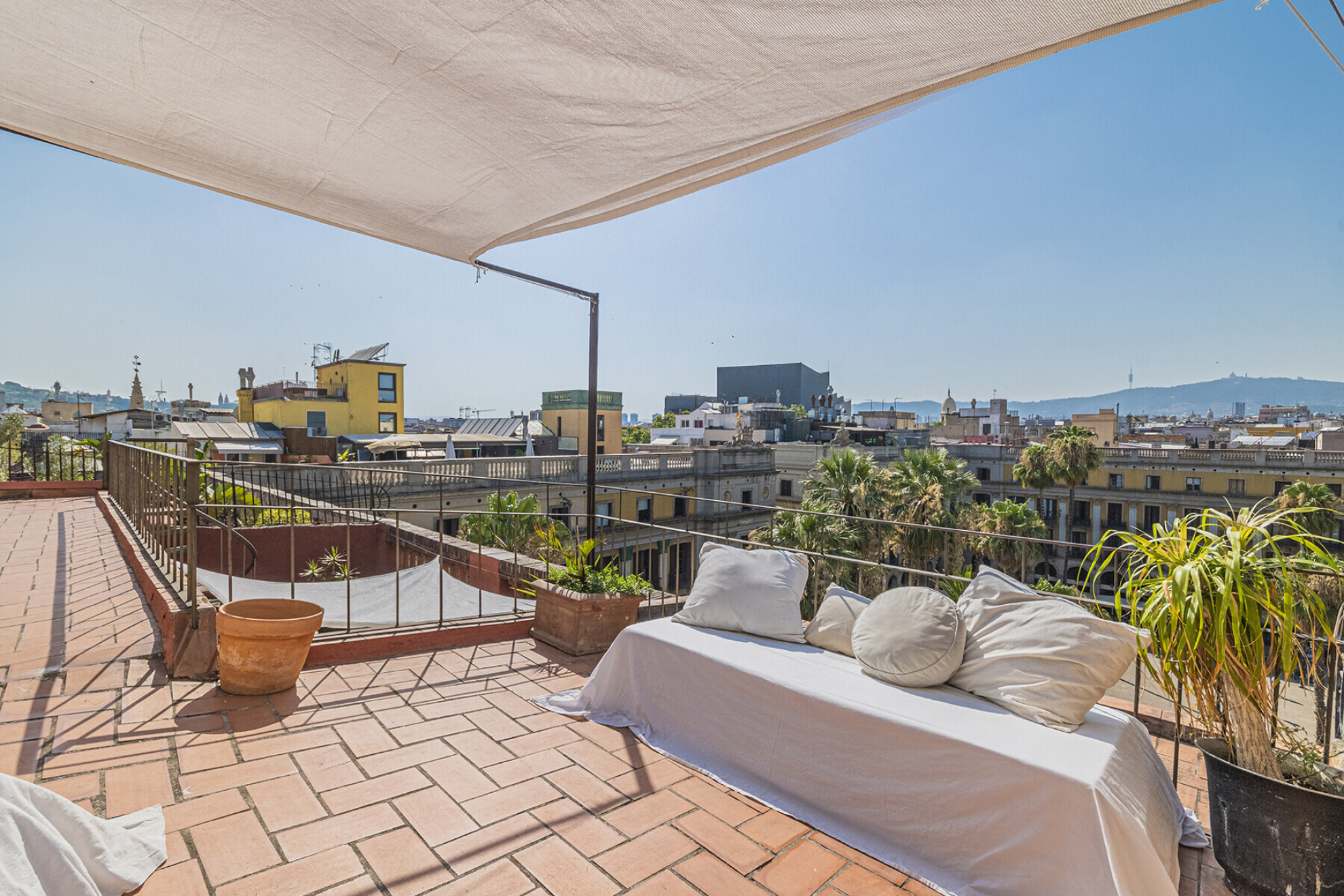  Stunning penthouse with panoramic views of the iconic Plaza Real - 物件實景