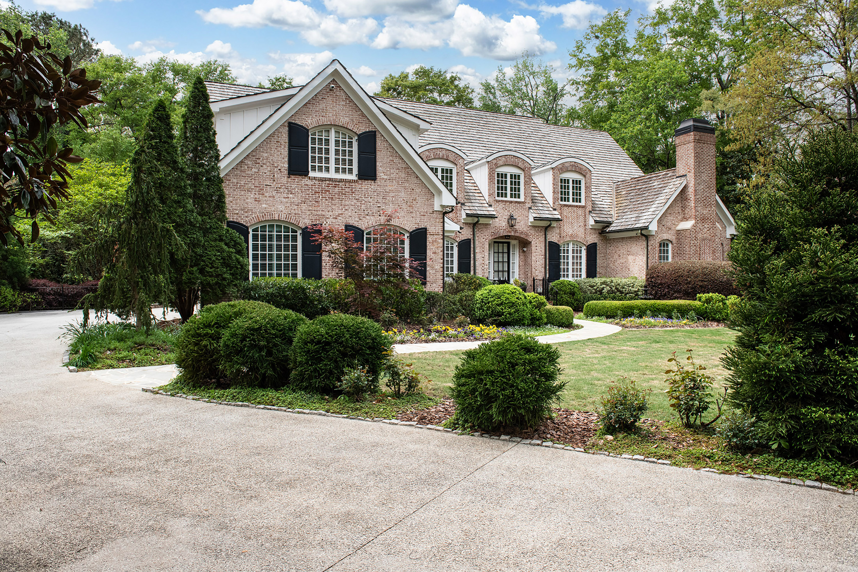  Magnificent Gated Vinings Estate Blends Elegance, Comfort and Lifestyle - 物件實景