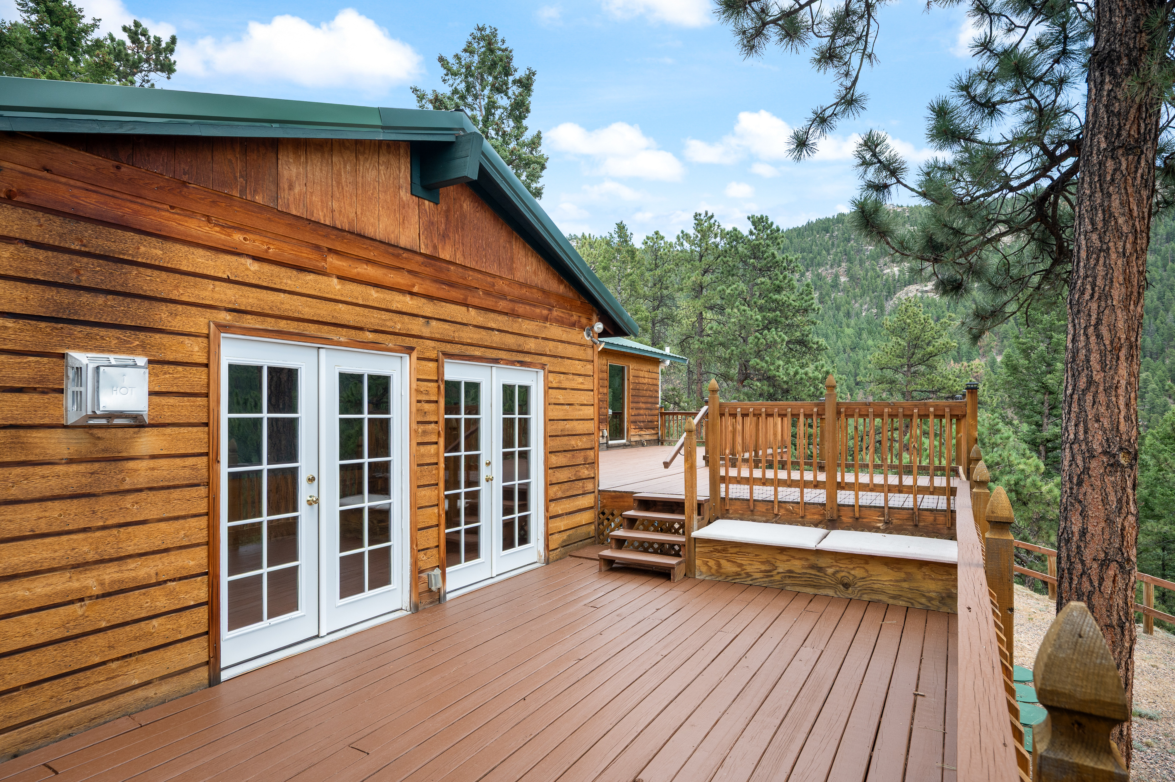  Million Dollar Views on this Beautifully Updated Mountain Retreat on 2.89 Acres - 物件實景