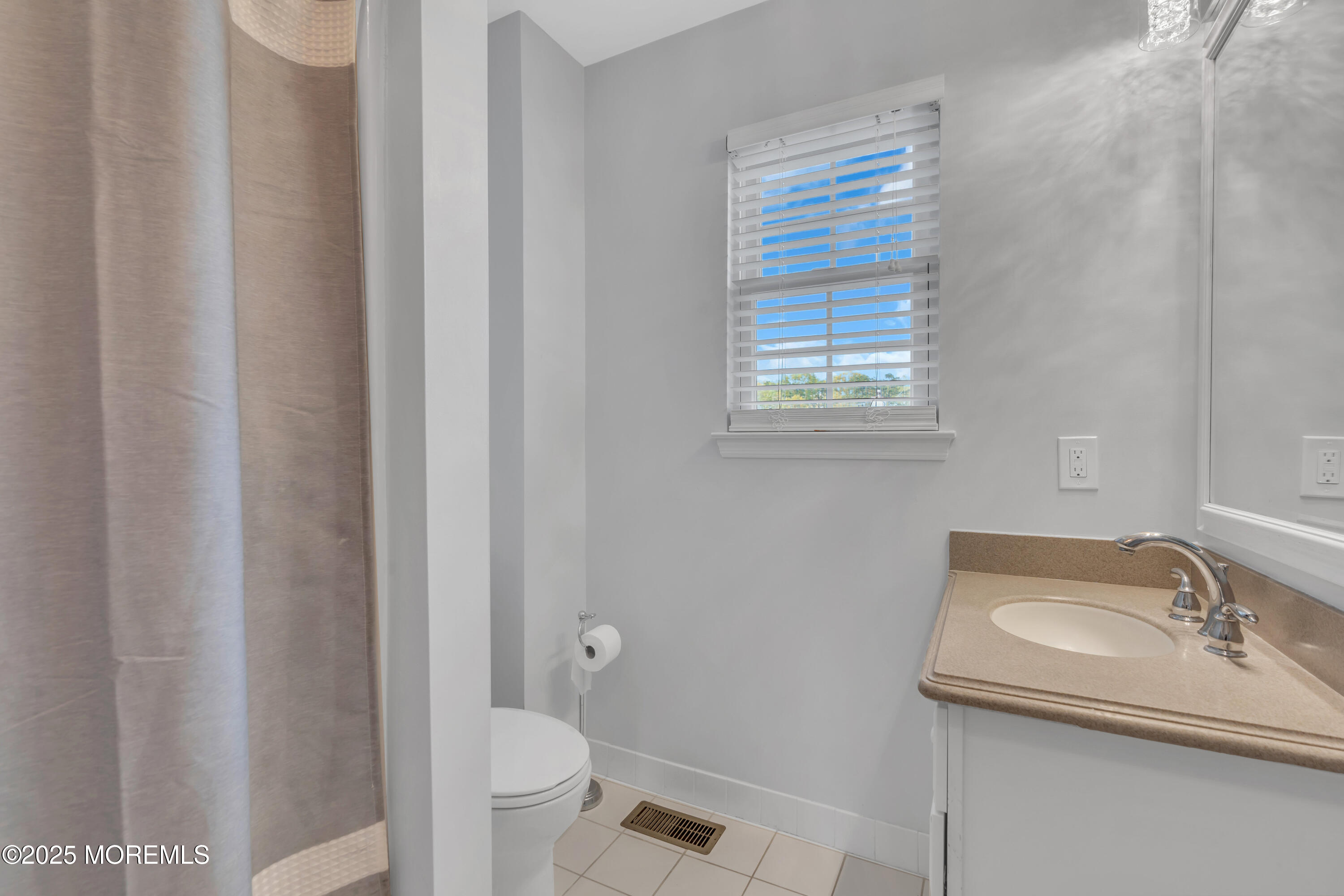 Howell, New Jersey, 07731, United States, 3 Bedrooms Bedrooms, ,3 BathroomsBathrooms,Residential,For Sale,1989169