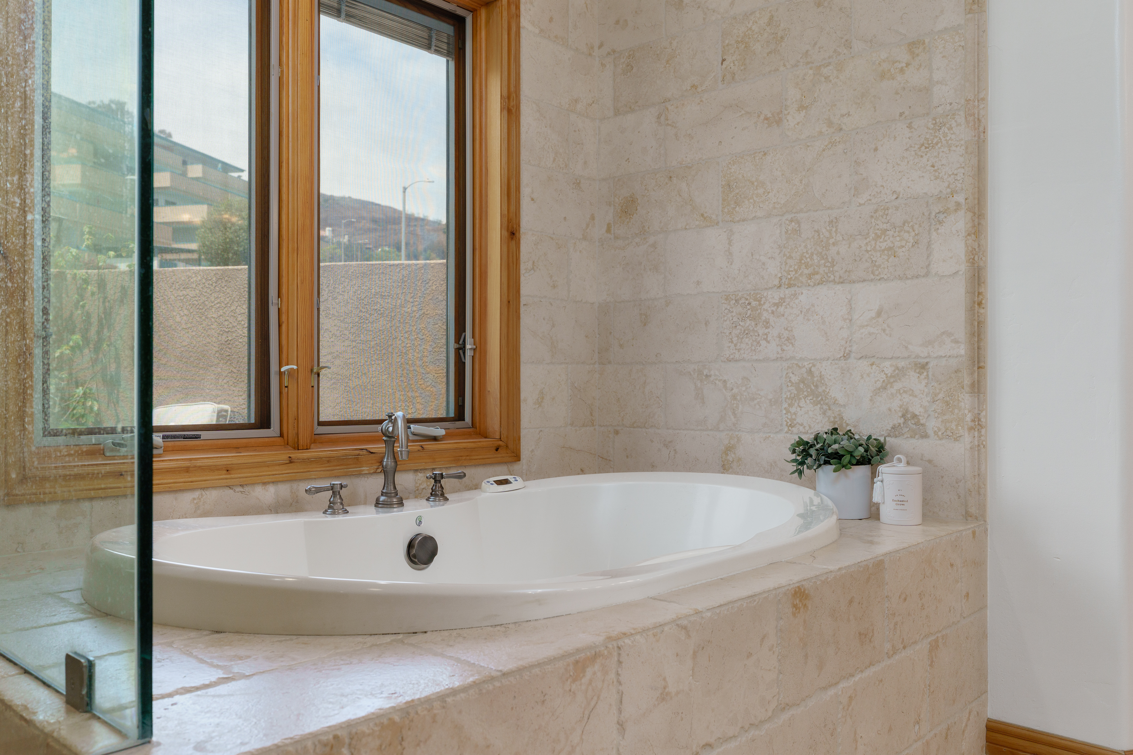  300 North Kalorama Street, Ventura, CA 93001 - 物件實景