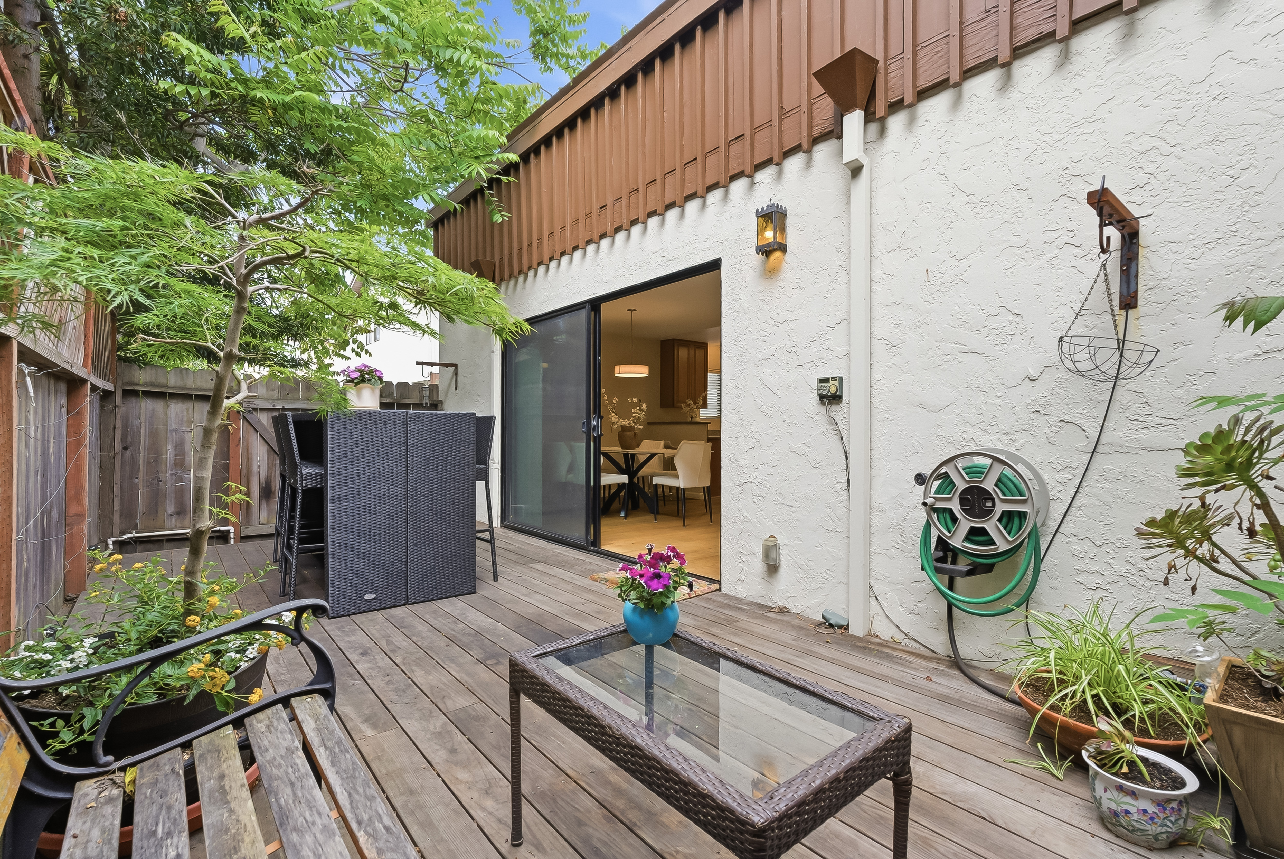  Spanish-Style Townhome in Tranquil Community - 物件實景