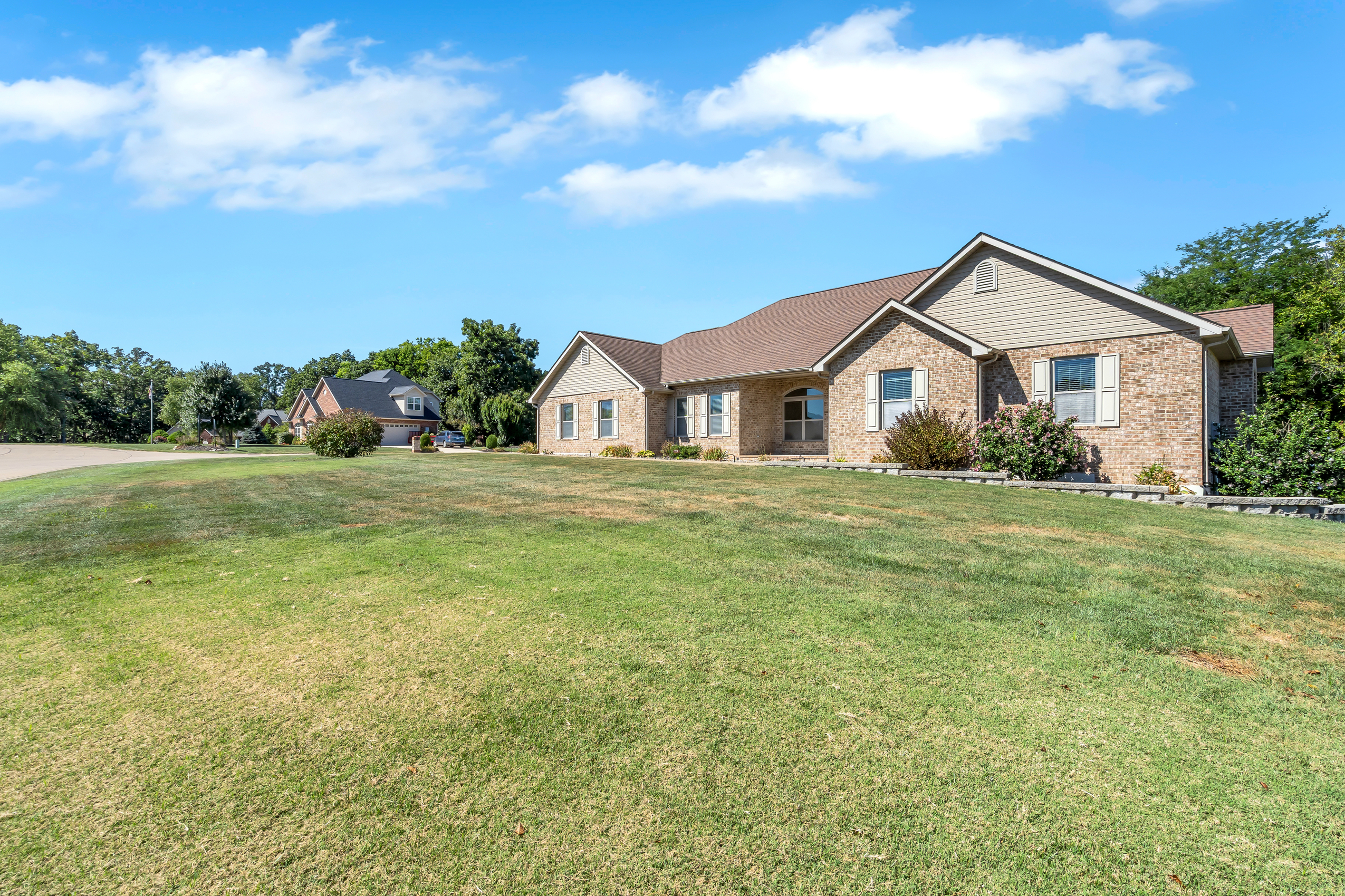 Waterloo, Illinois, 62298, United States, 5 Bedrooms Bedrooms, ,4 BathroomsBathrooms,Residential,For Sale,1978838