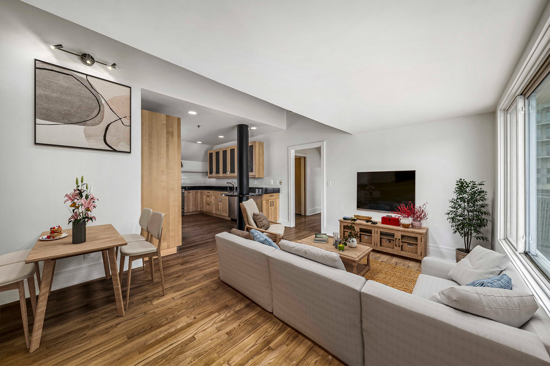  Two-Story Penthouse with Sweeping Skyline Views - 物件實景