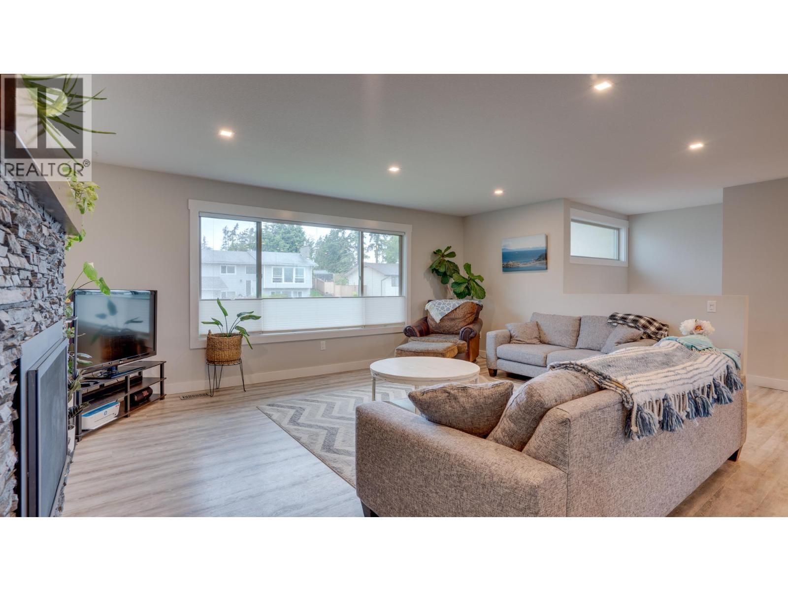 ARMSTRONG, British Columbia, V4Y 0B3, CA, 4 Bedrooms Bedrooms, ,2 BathroomsBathrooms,Residential,For Sale,1950406