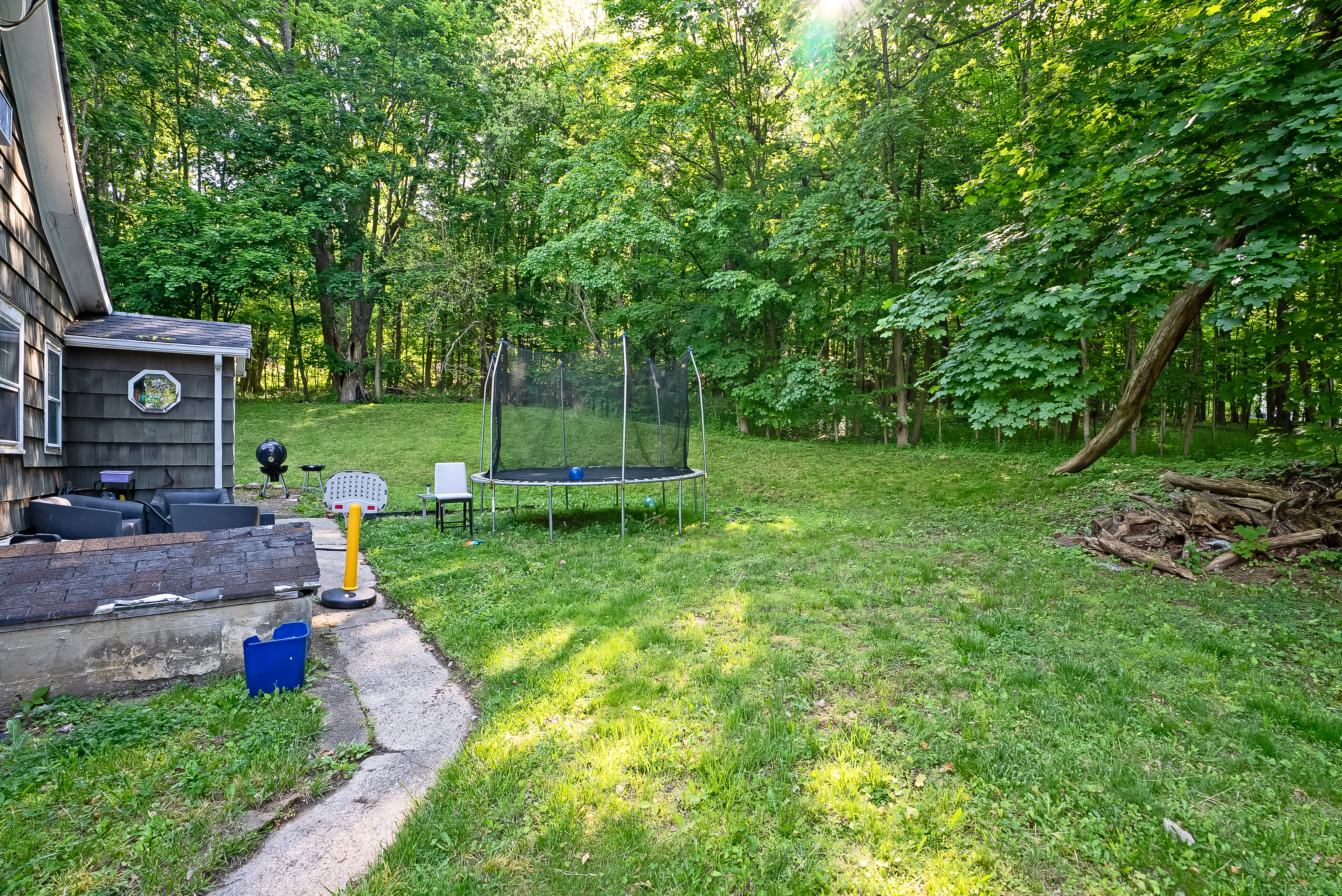  Cape Cod Style Home with Optional Property Purchase Opportunity - 物件實景