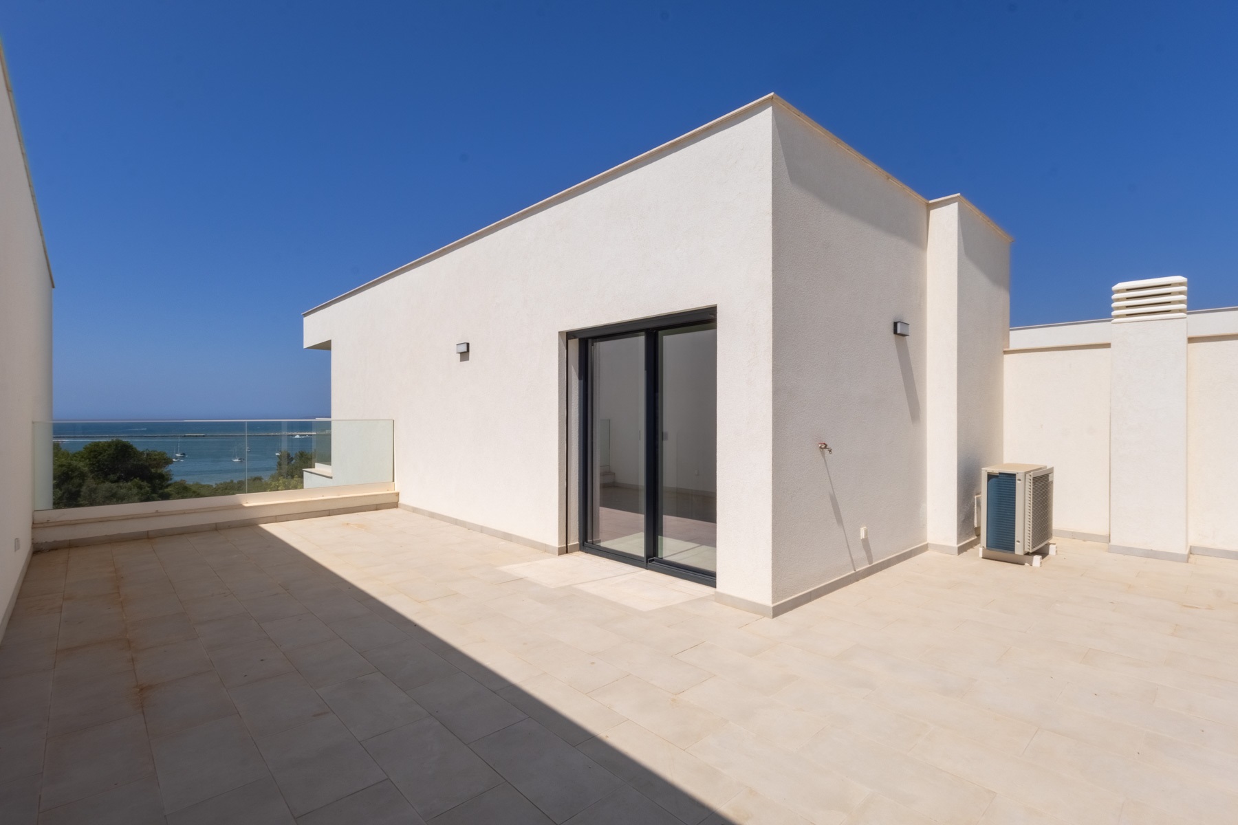  Semi-detached house, 2 bedrooms, for Sale - 物件實景