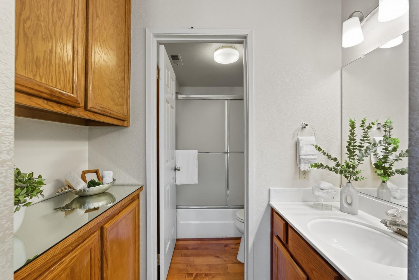 San Jose, California, 95121, United States, 2 Bedrooms Bedrooms, ,2 BathroomsBathrooms,Residential,For Sale,1950993
