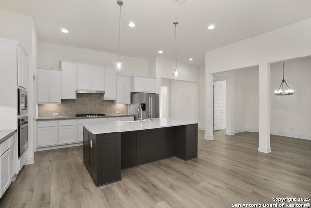 Boerne, Texas, 78006, United States, 4 Bedrooms Bedrooms, ,3 BathroomsBathrooms,Residential,For Sale,1848970