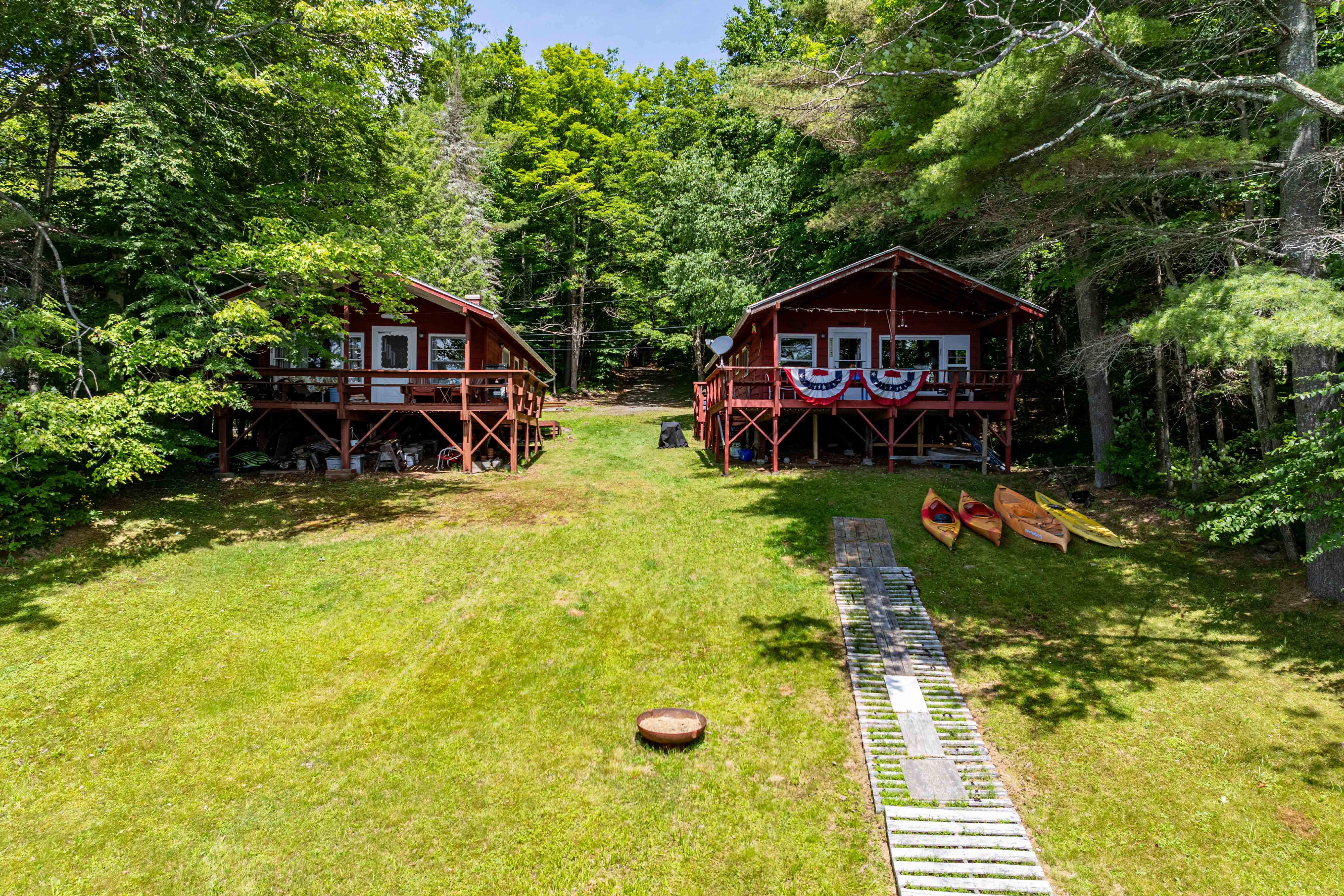  Twin Cottages on 75