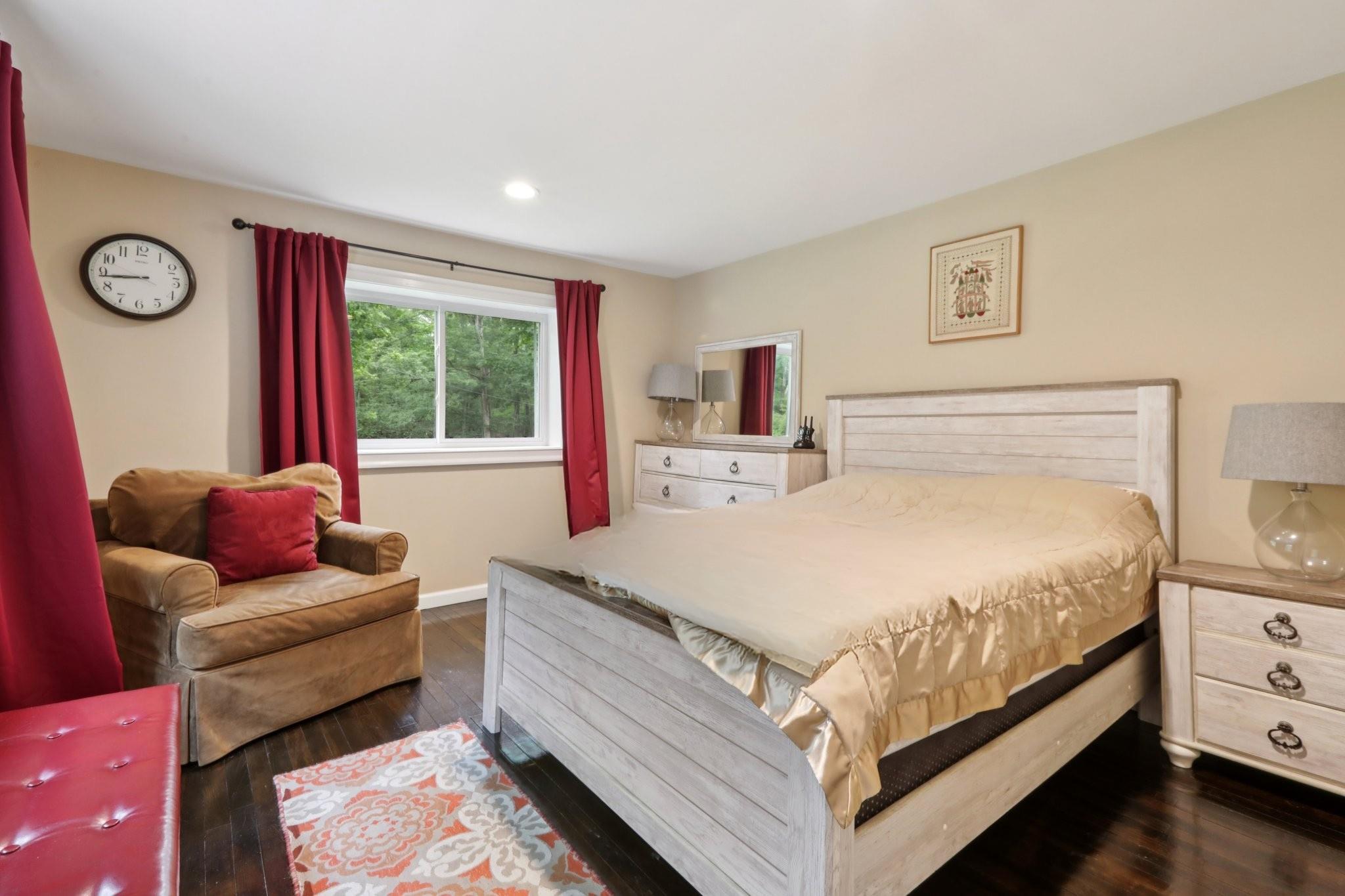 New City, New York, 10956, United States, 2 Bedrooms Bedrooms, ,3 BathroomsBathrooms,Residential,For Sale,1928184