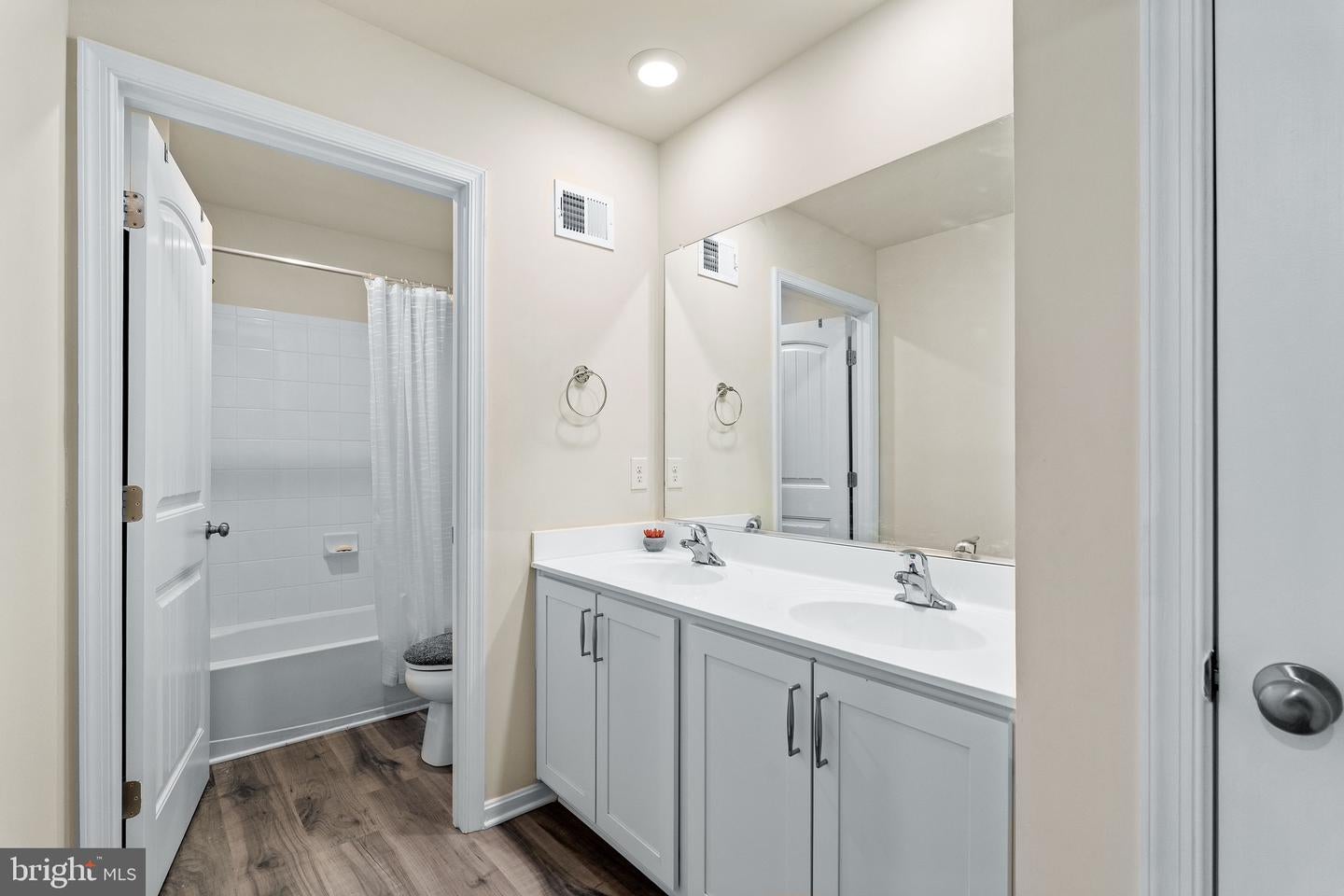 MIDDLETOWN, Delaware, 19709, United States, 6 Bedrooms Bedrooms, ,4 BathroomsBathrooms,Residential,For Sale,1993398