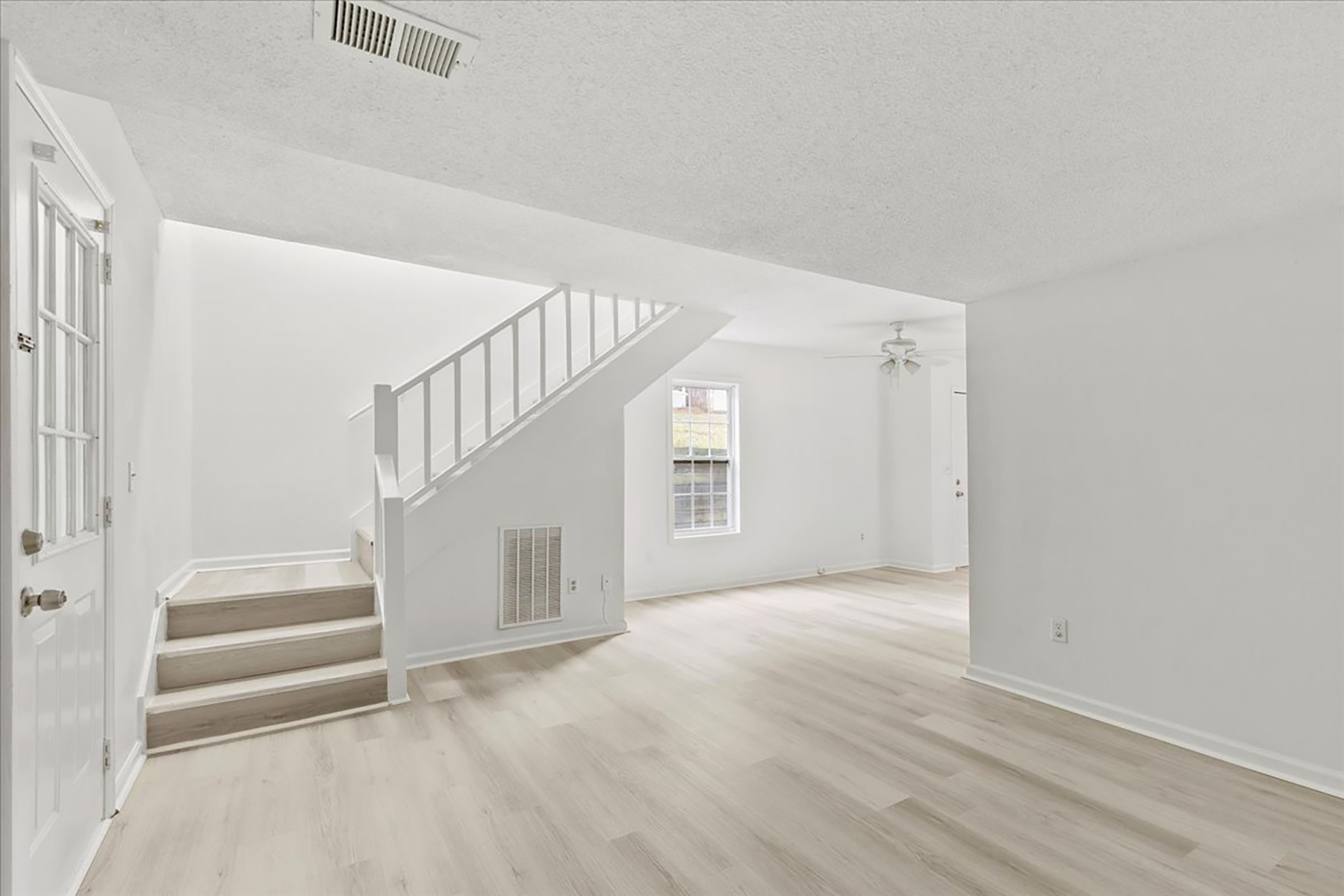  A Perfect Opportunity to Enjoy Low-Maintenance Living at Wynndowne Townhomes - 物件實景